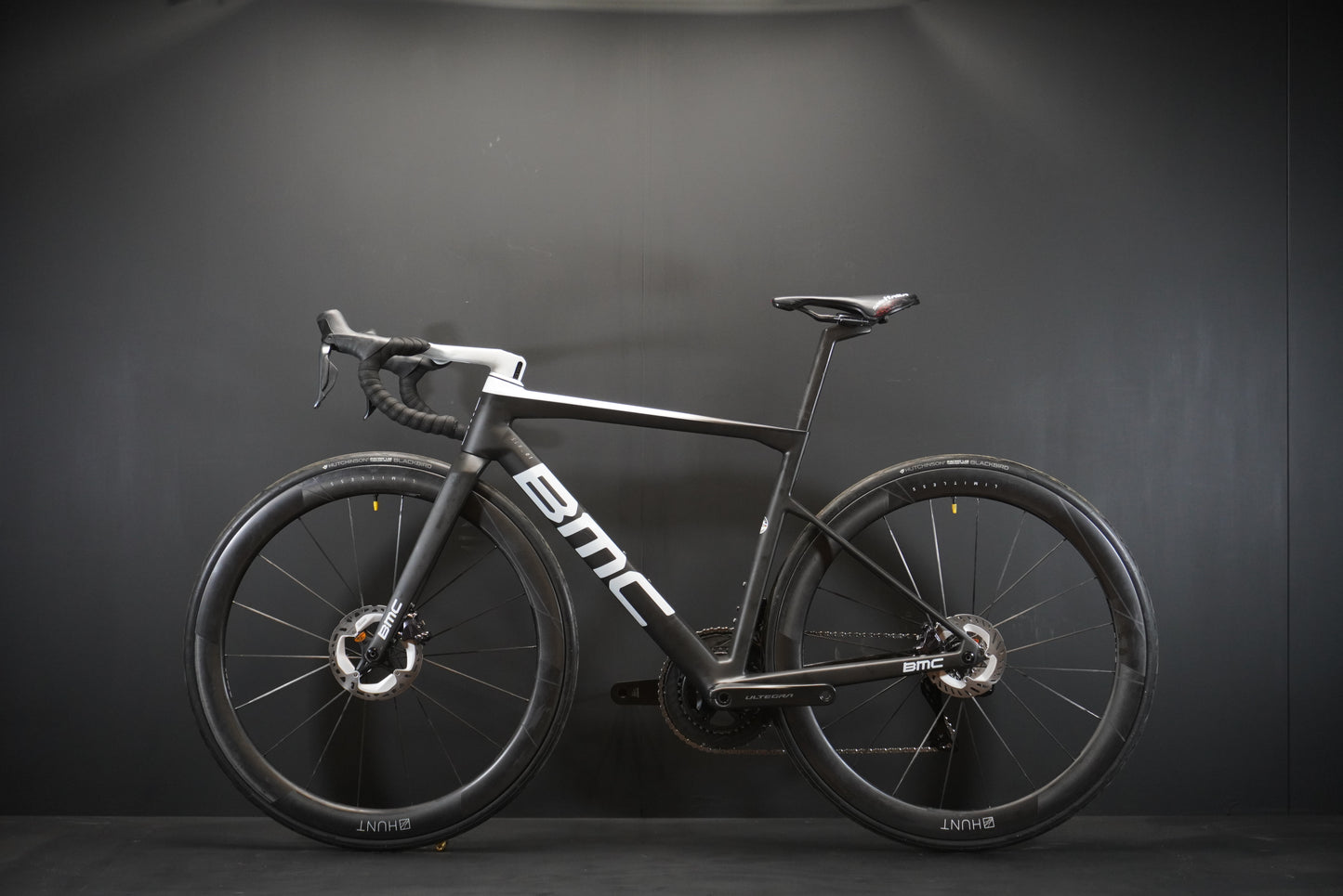 BMC Teammachine SLR01 TWO Di2 Carbon Disc Road Bike 2023 - 51cm