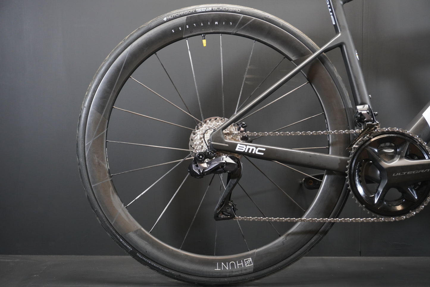 BMC Teammachine SLR01 TWO Di2 Carbon Disc Road Bike 2023 - 51cm