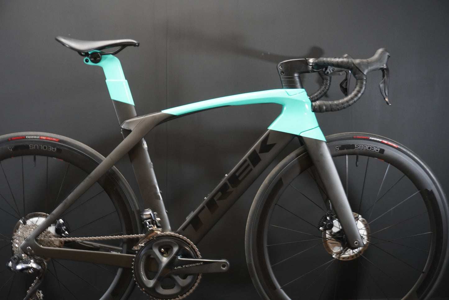 Trek Madone SLR 6 Women's Ultegra Di2 Carbon Disc Road Bike 2019 - 54 cm