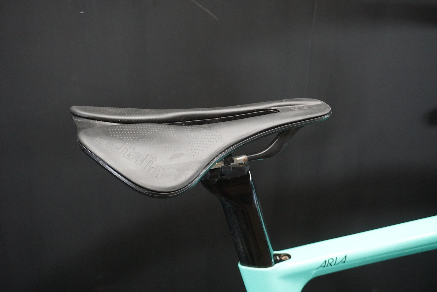 Bianchi Aria Aero Ultegra Di2 Celeste Carbon Disc Road Bike 2022 - 55cm