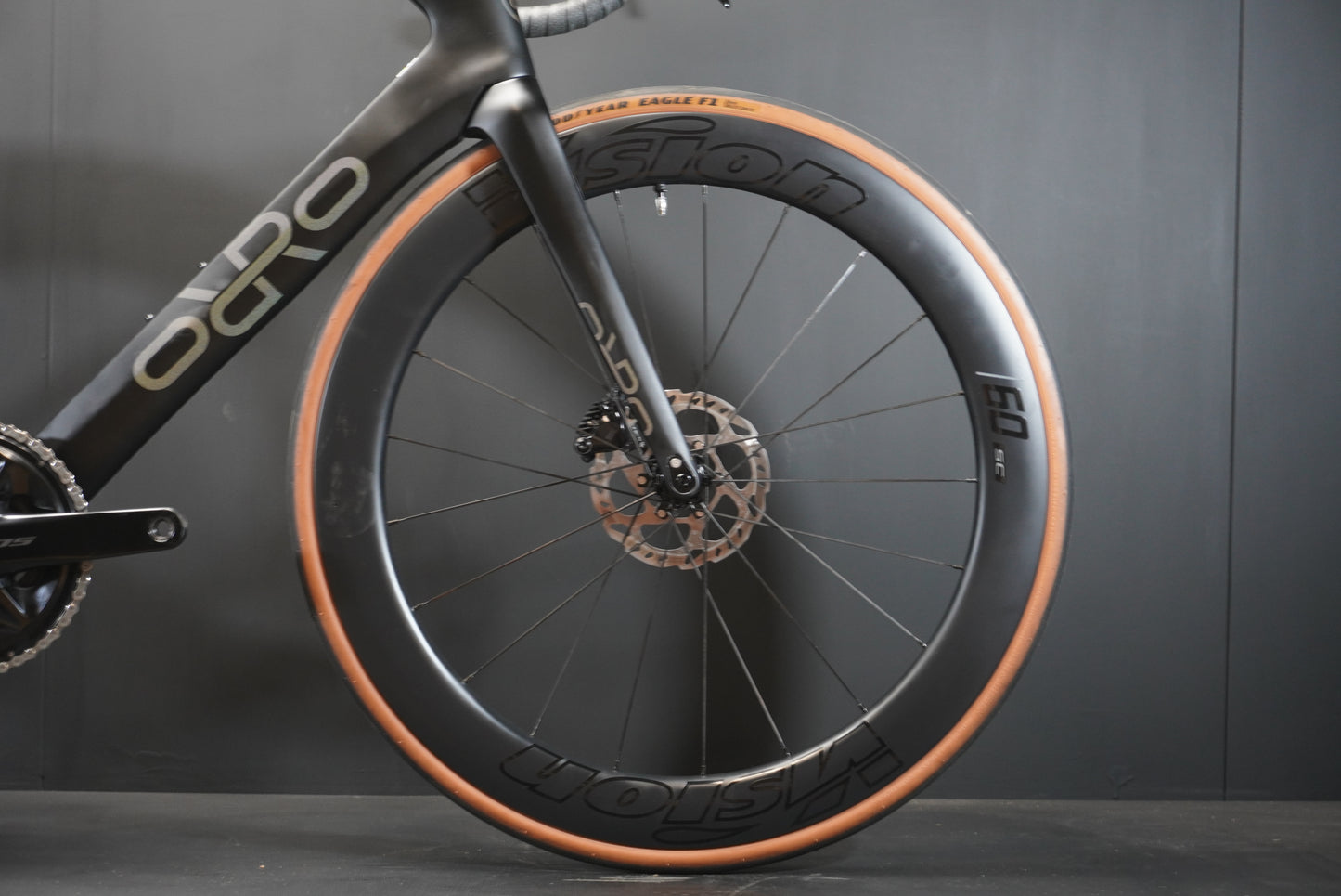 Orro Venturi STC 105 Di2 & P/M Tailormade Carbon Disc Road Bike 2025 - Large