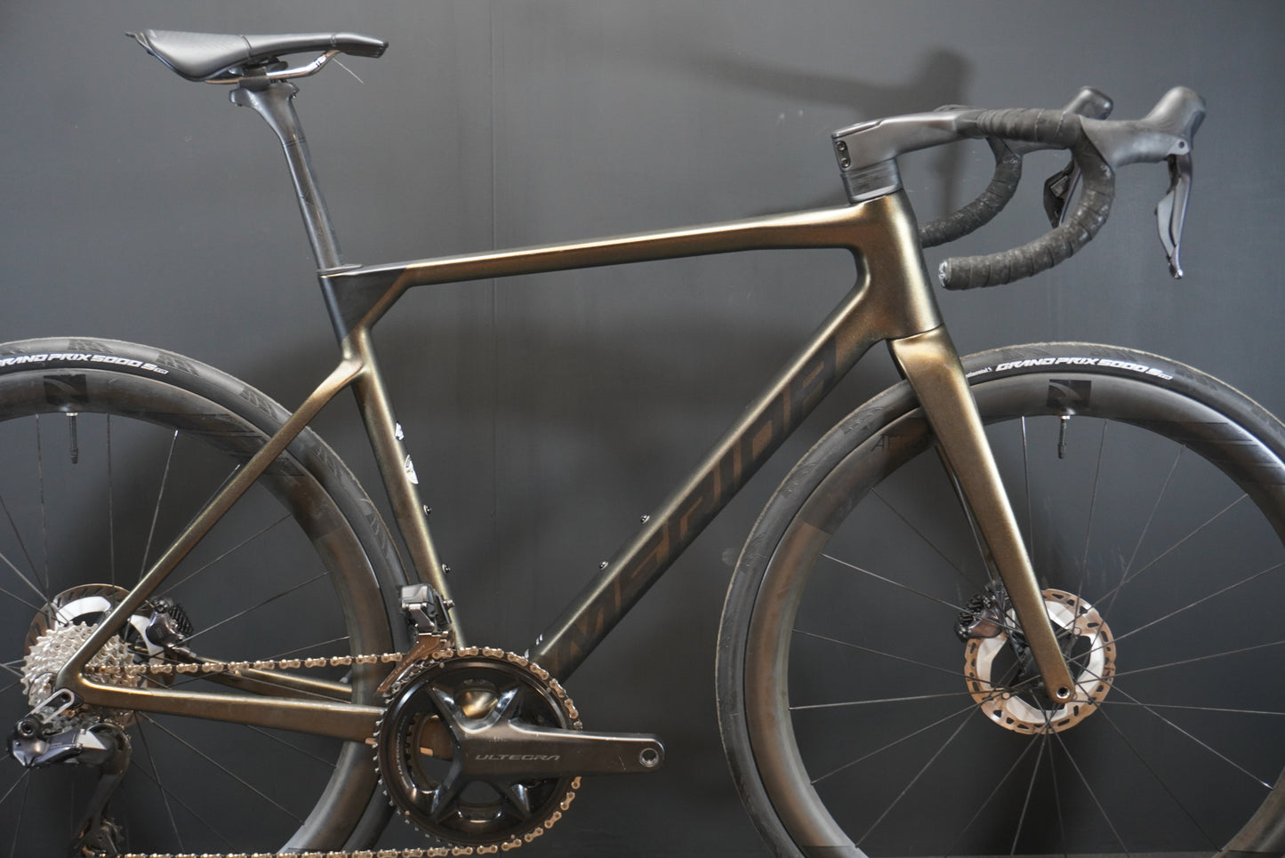 Merida Scultura 9000 Di2 Carbon Disc Road Bike 2023 - Medium