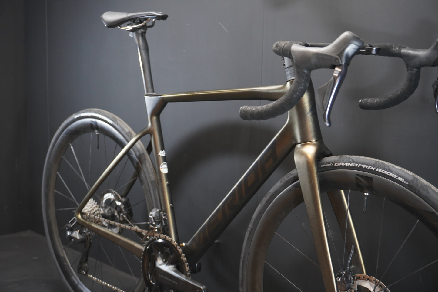 Merida Scultura 9000 Di2 Carbon Disc Road Bike 2023 - Medium