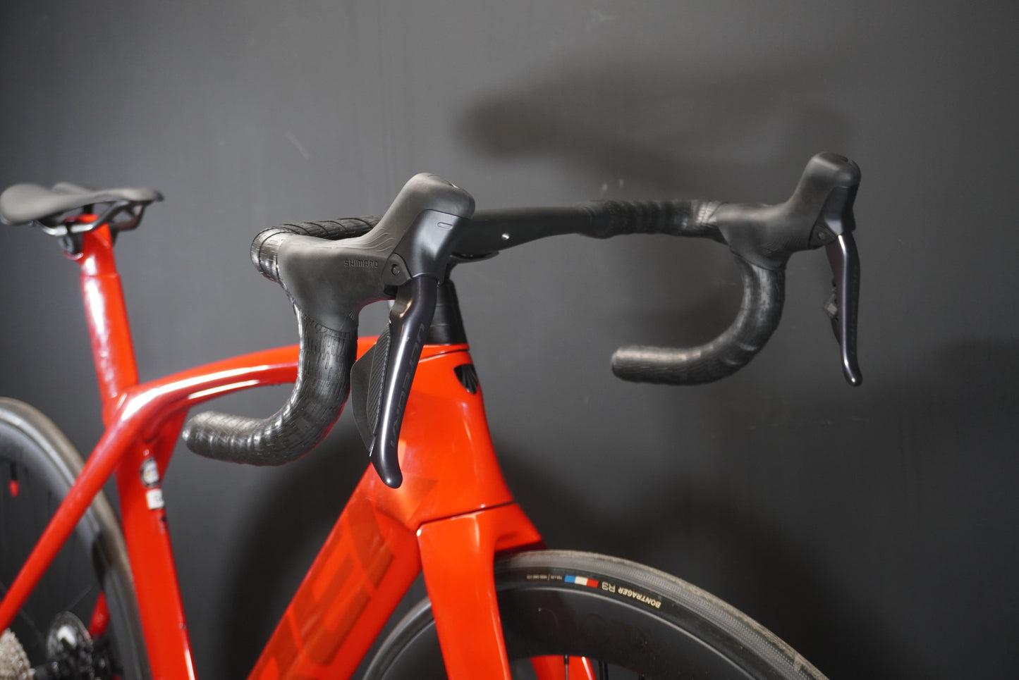 As New Trek Madone SL6 Gen 6 Di2 Carbon Disc Road Bike 2022 - 54cm - Huge Upgrades!
