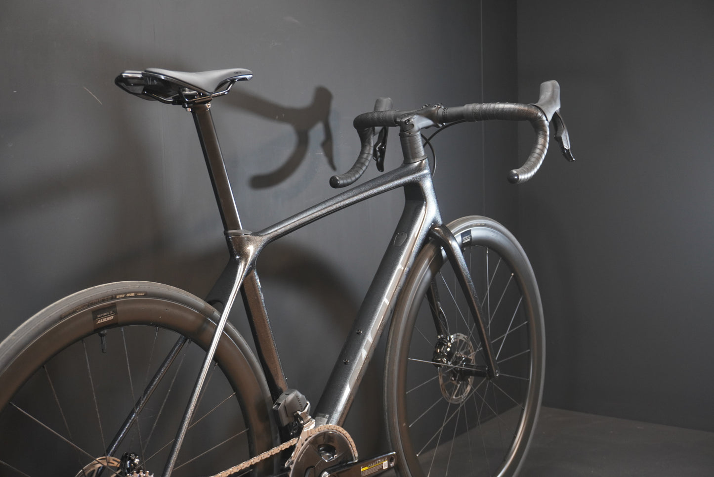 Giant TCR Advanced Pro 1 Rival AXS Carbon Disc Road Bike 2023 - Medium
