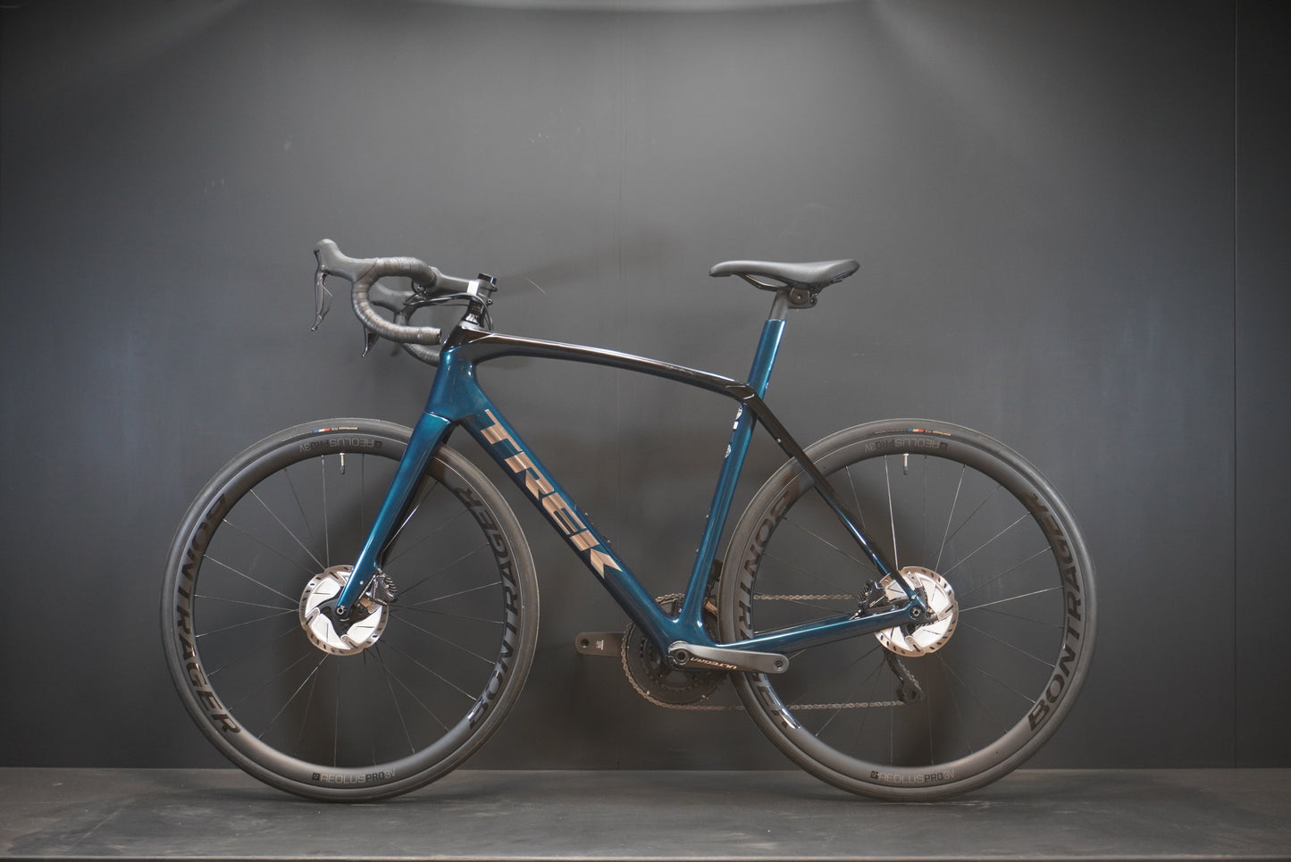 Trek Domane SL7 Gen 3 Ultegra Di2 Carbon Disc Road Bike 2021 - 56cm