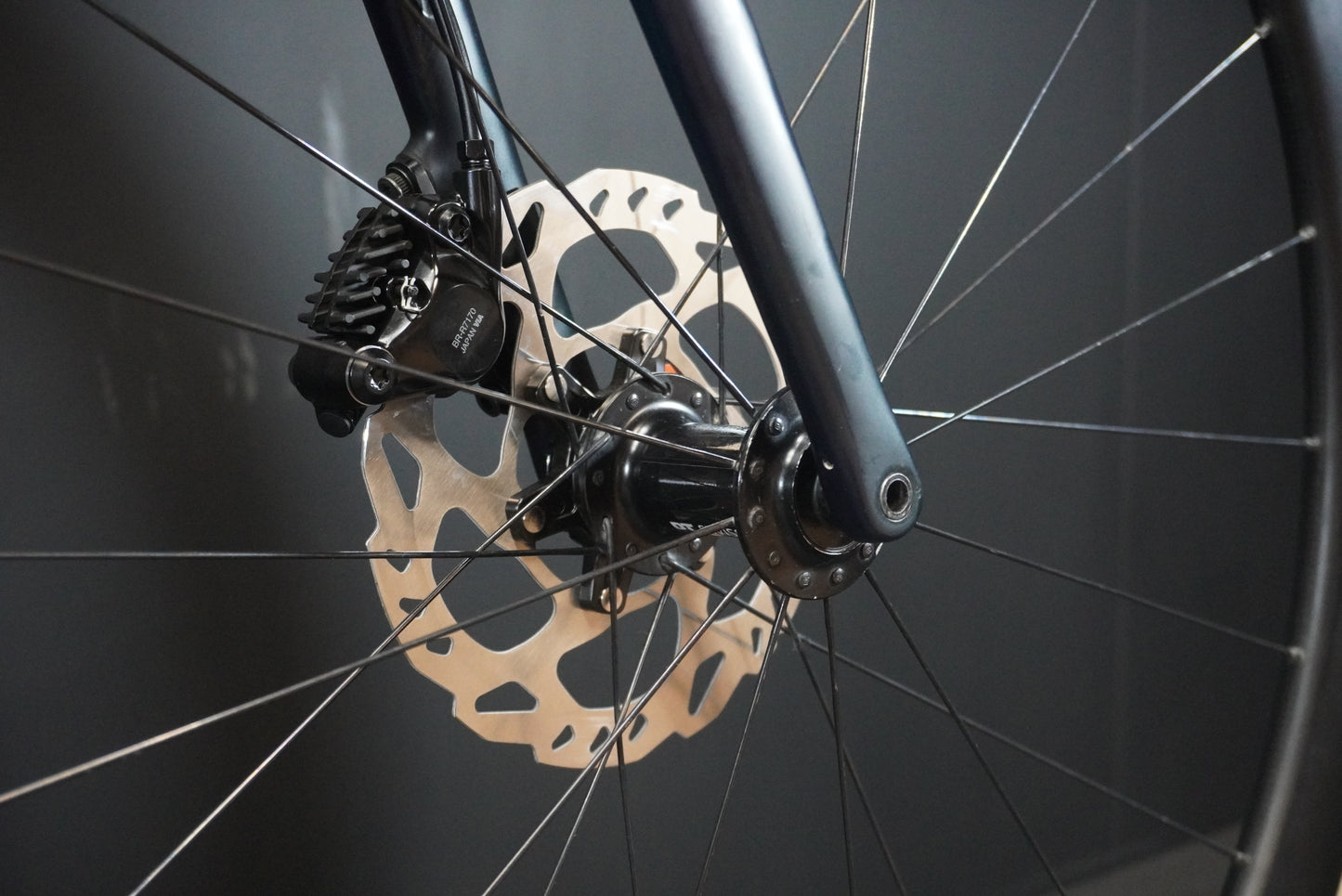 Specialized Aethos Comp 105 Di2 Carbon Disc Road Bike 2022 - 52cm - Upgraded Roval Wheels