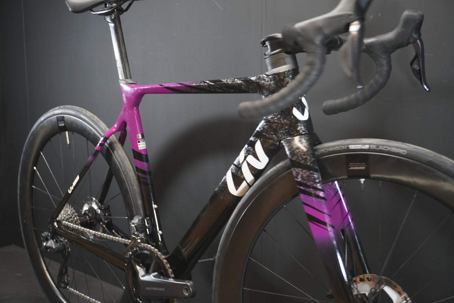 Liv EnviLiv Advanced SL Di2 Carbon Disc Road Bike 2023 - Small