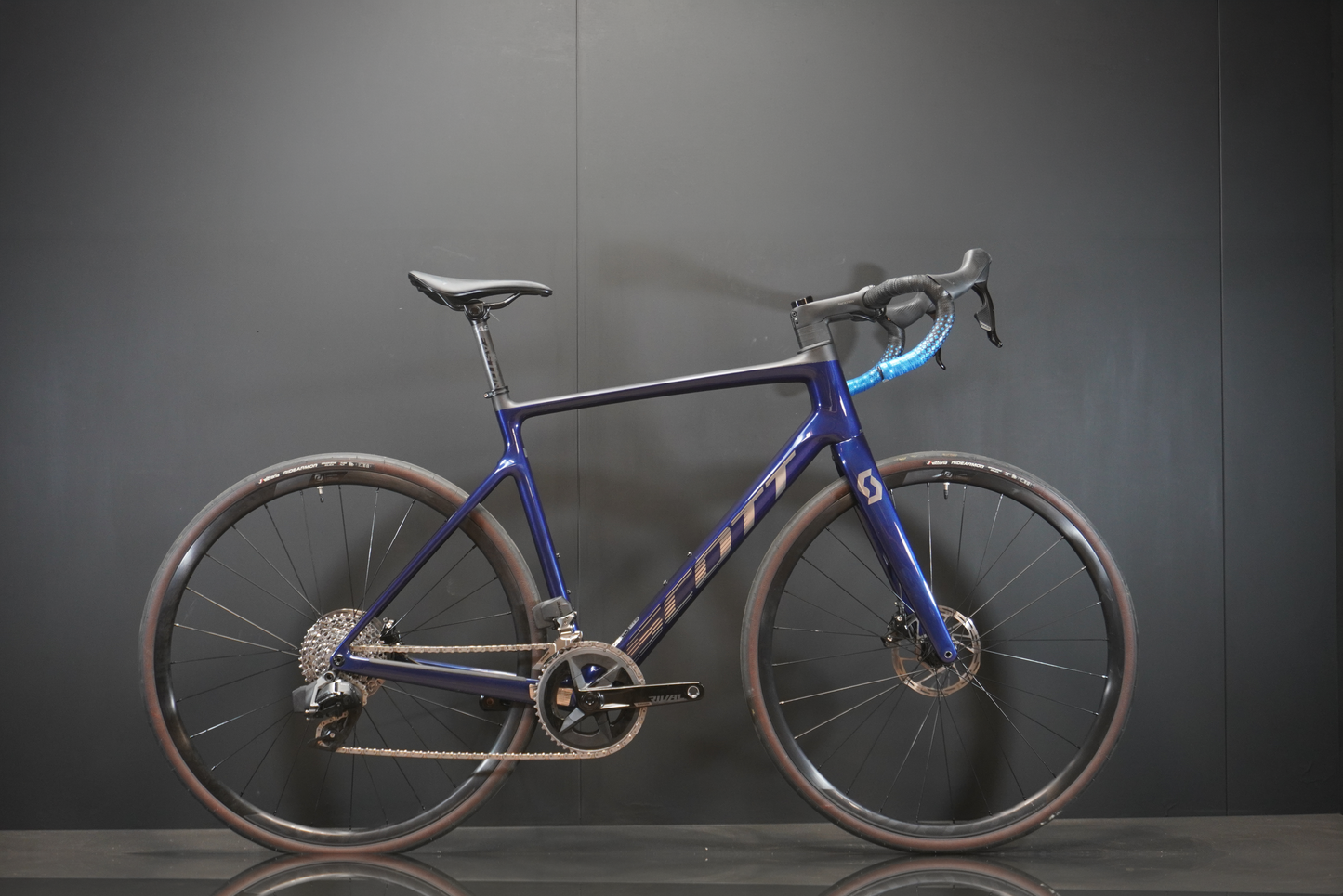 Scott Addict 10 Rival AXS Carbon Disc Road Bike 2022 - Large 56cm