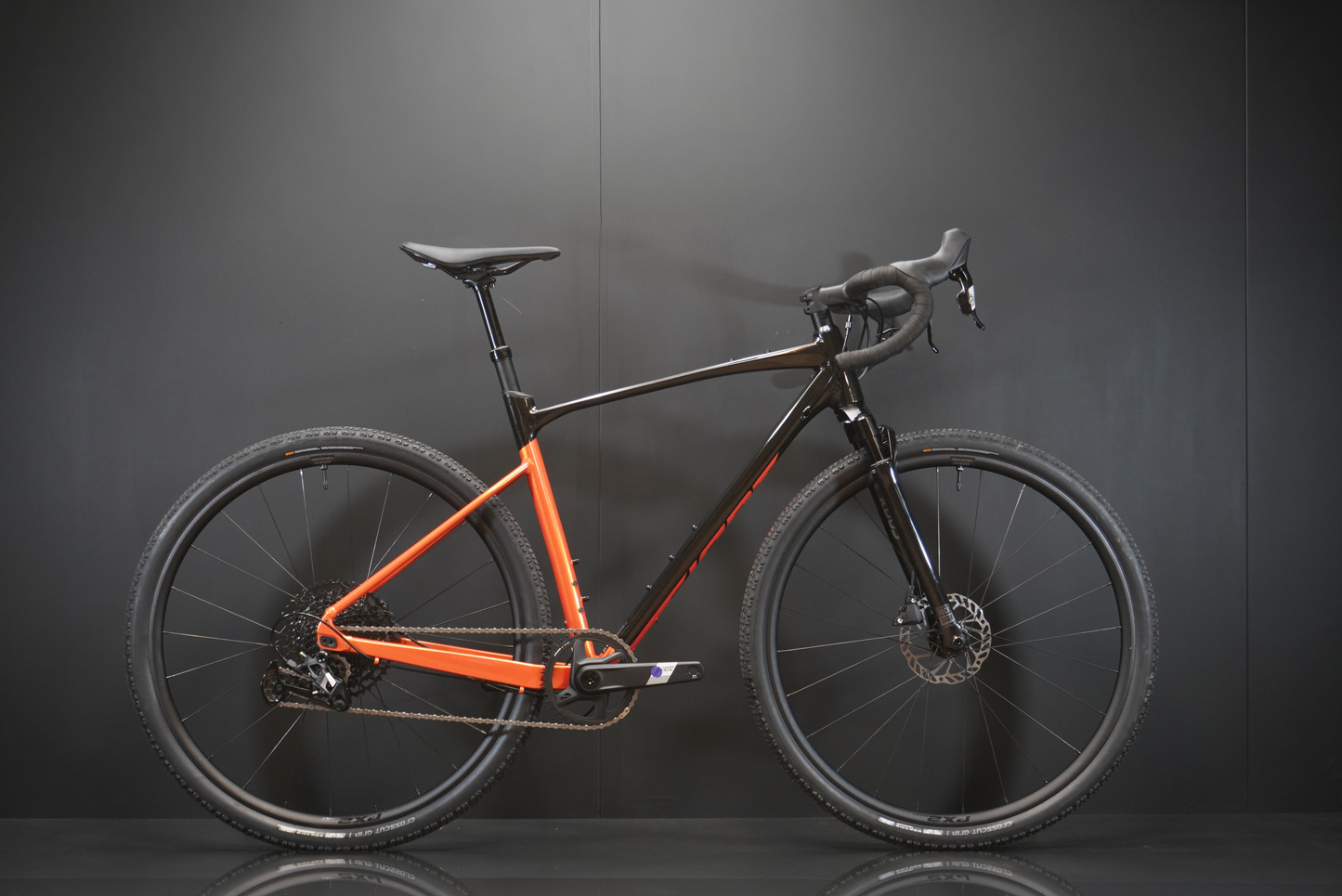 Giant Revolt X1 Apex Disc Gravel Bike 2025 - M/L