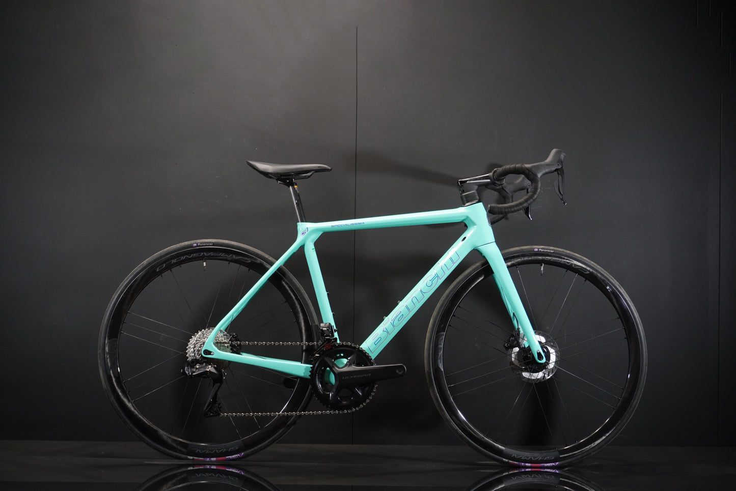 AS NEW Bianchi Specialissima CV Di2 Carbon Disc Road Bike 2022 - 53cm