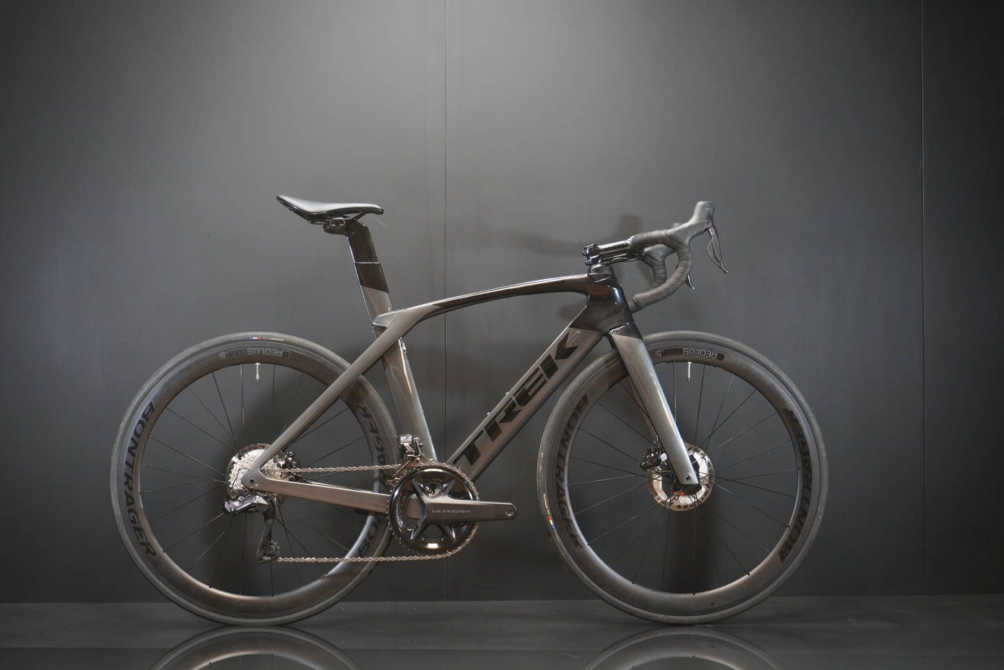 Trek Madone SL6 Ultegra Di2 Carbon Disc Road Bike 2021 - 54cm
