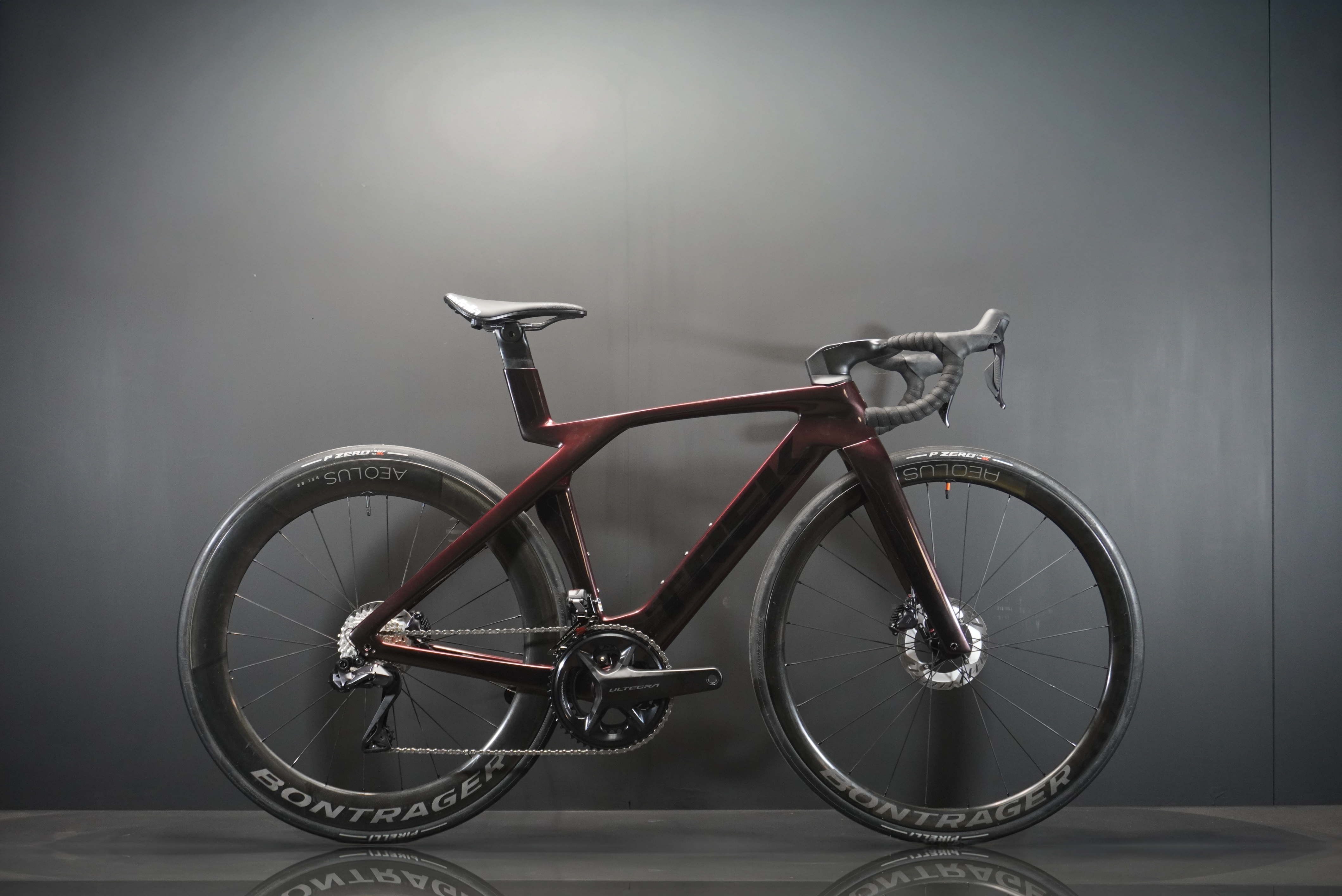 Trek Madone SLR 7 Gen 7 Di2 Carbon Disc Road Bike 2023 - 52cm