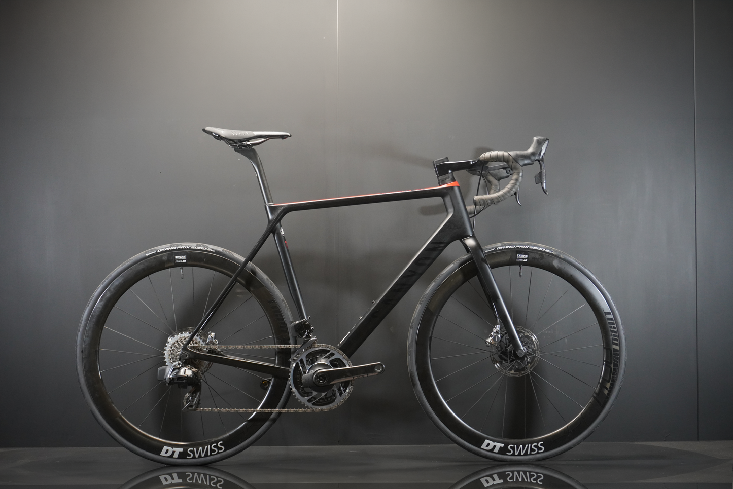 Canyon Ultimate CF SLX 9.0 Red AXS & P/M Carbon Disc Road Bike 2019 - Large