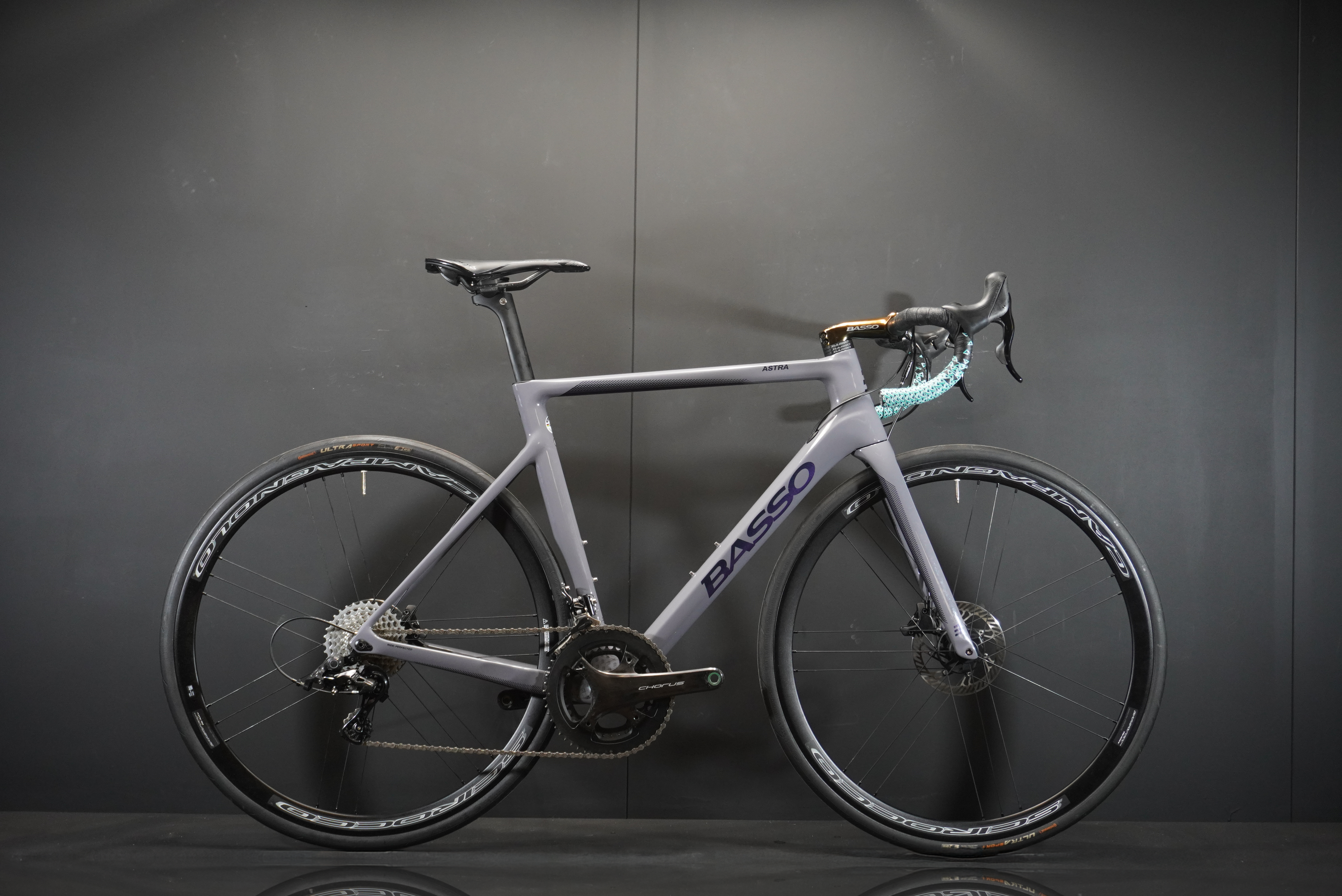 Basso Astra Campagnolo Carbon Disc Road Bike 2022 - Medium
