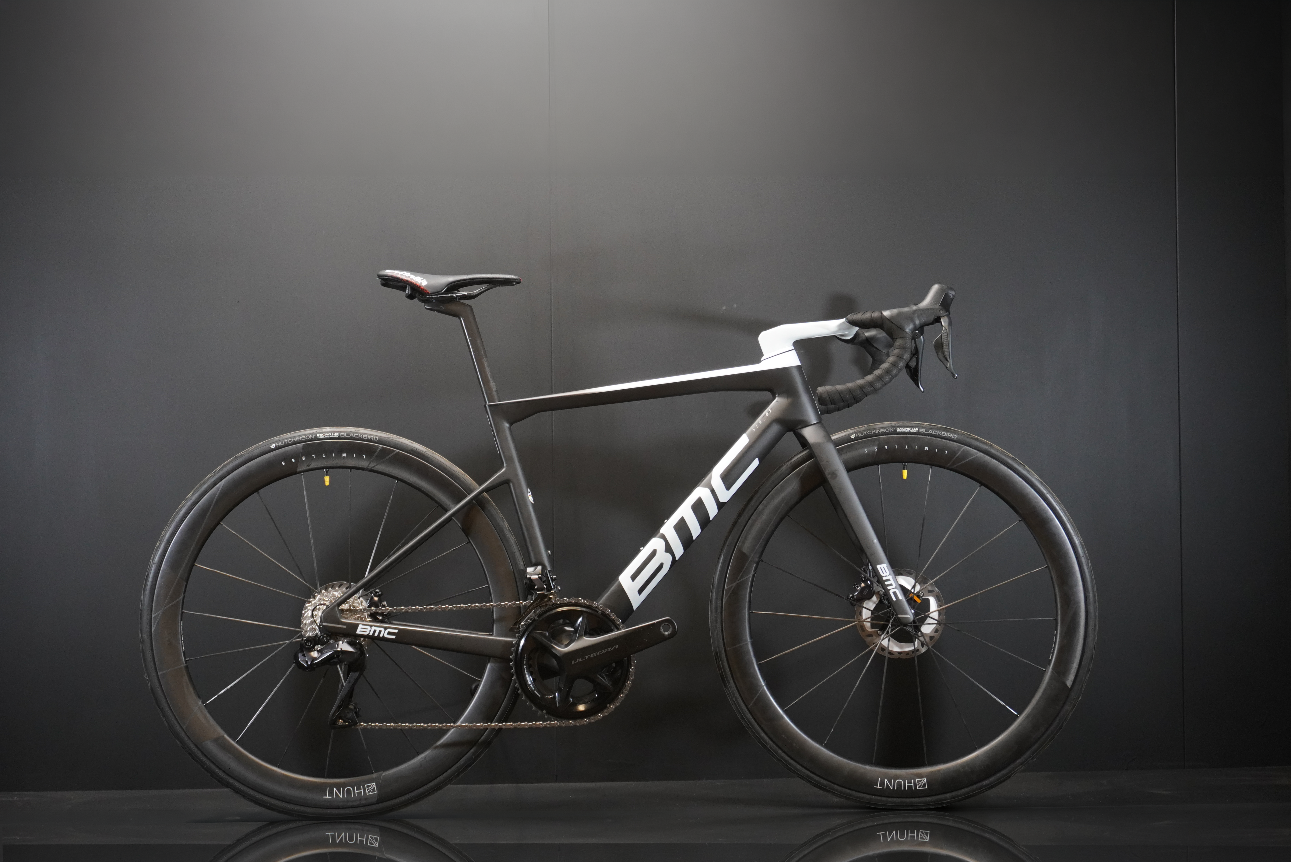 BMC Teammachine SLR01 TWO Di2 Carbon Disc Road Bike 2023 - 51cm