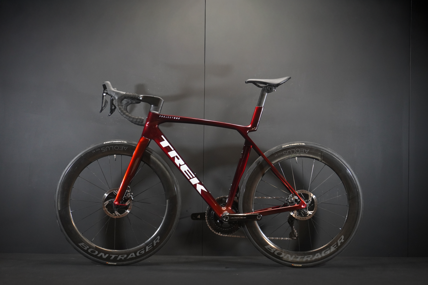 Trek Madone SLR 9 Gen 8 Carbon Disc Road Bike 2025 - M/L