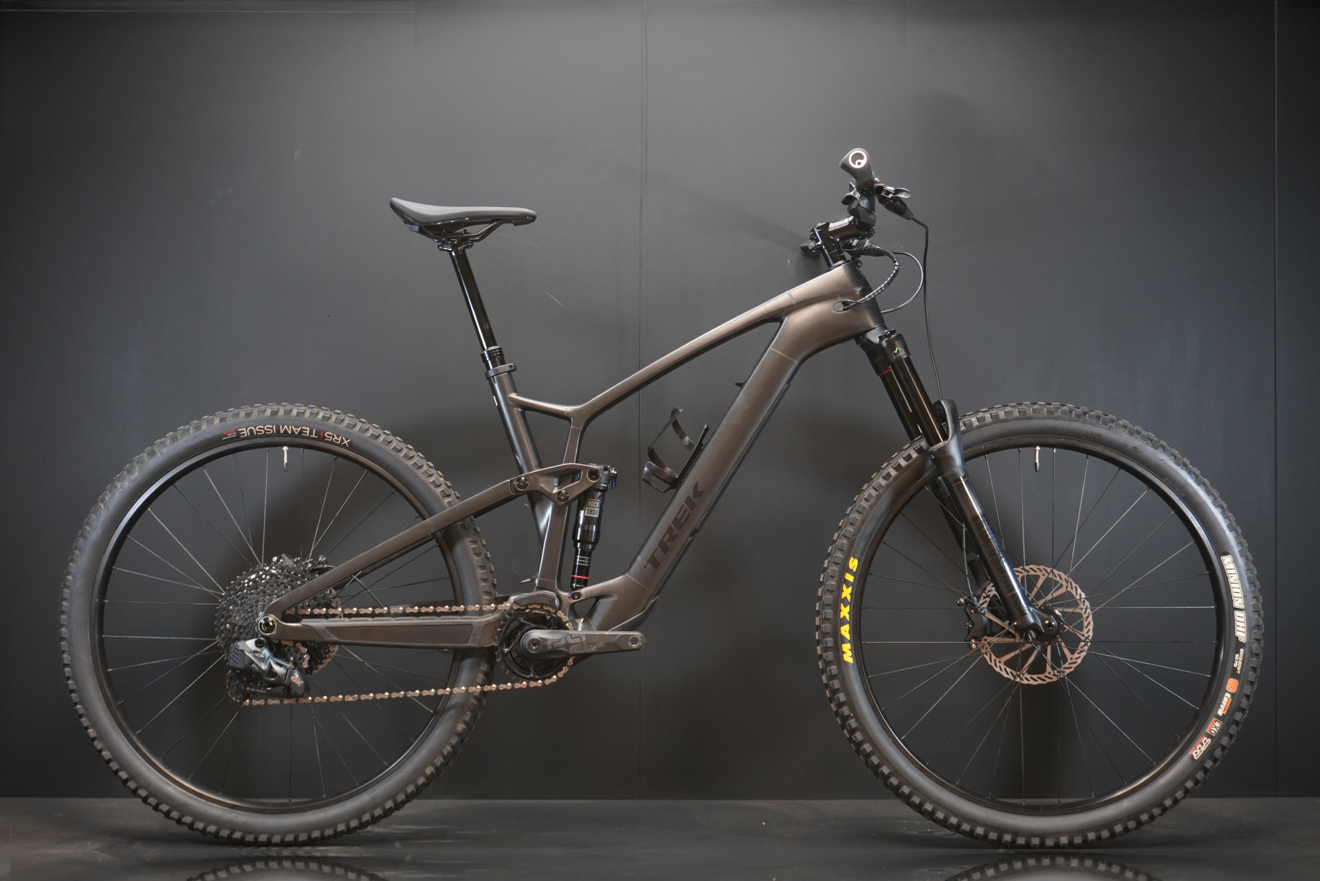 Trek Fuel EXe 9.5 FS Carbon Trail e-MTB 2022- XL - 37 Miles - Upgraded