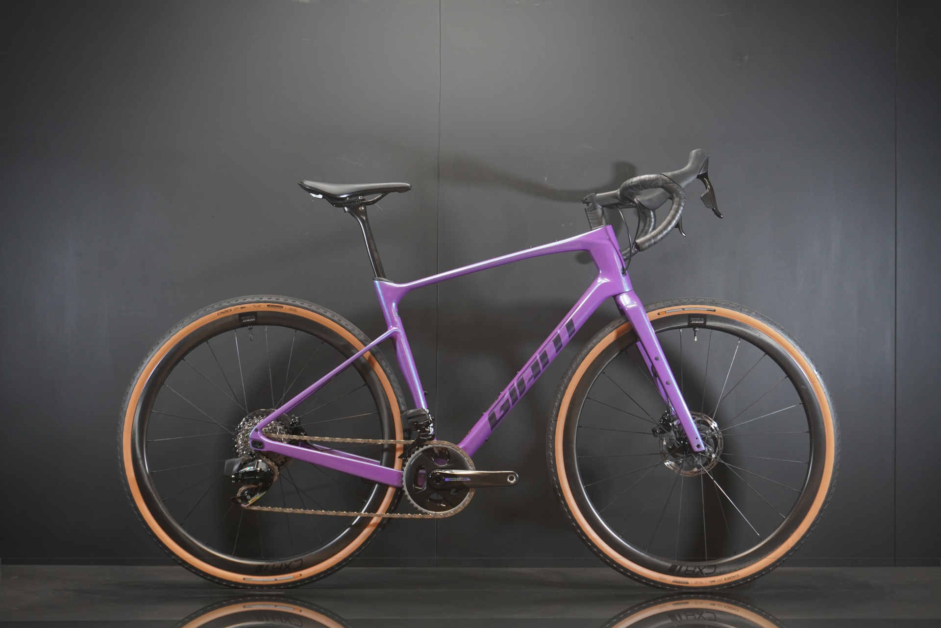 Giant Revolt Advanced Pro 0 Carbon Disc Gravel Bike 2024 - M/L