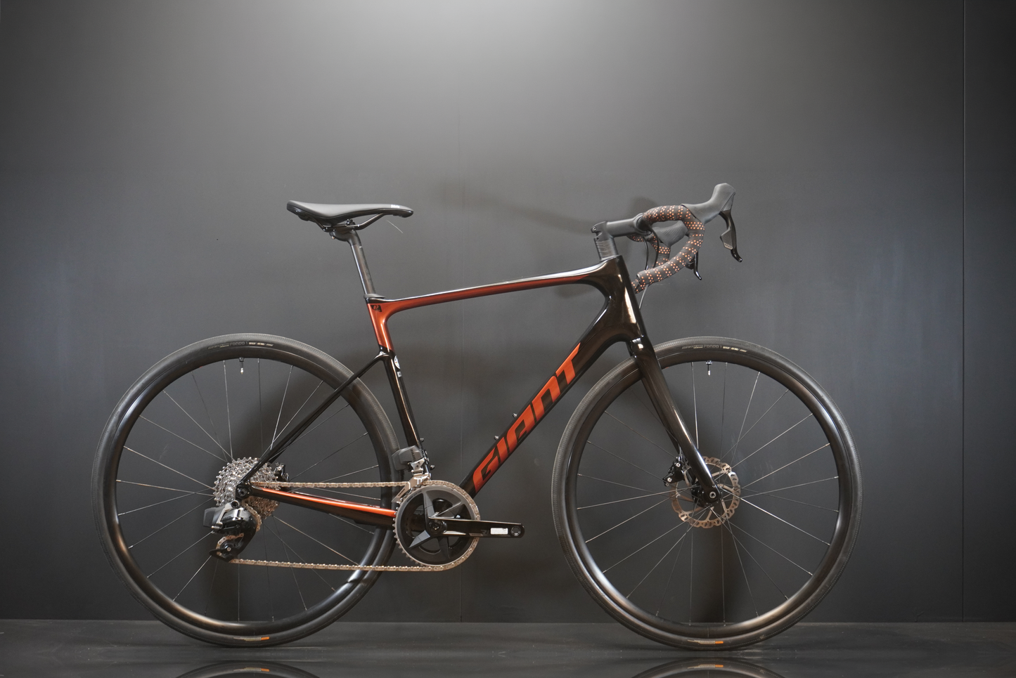 Giant Defy Advanced 0 AXS Carbon Disc Road Bike 2023 - M/L