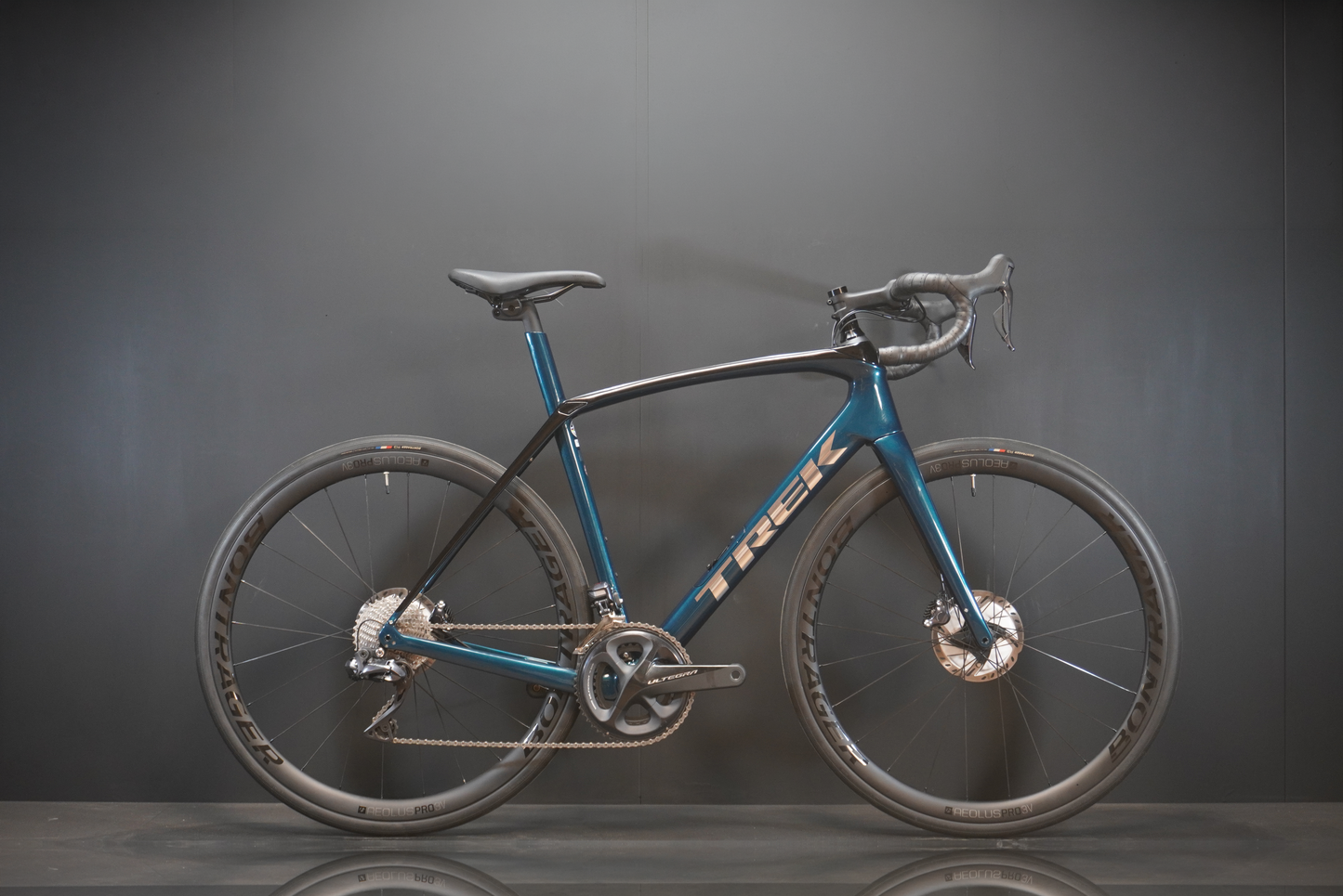 Trek Domane SL7 Gen 3 Ultegra Di2  Carbon Disc Road Bike 2021 - 56cm