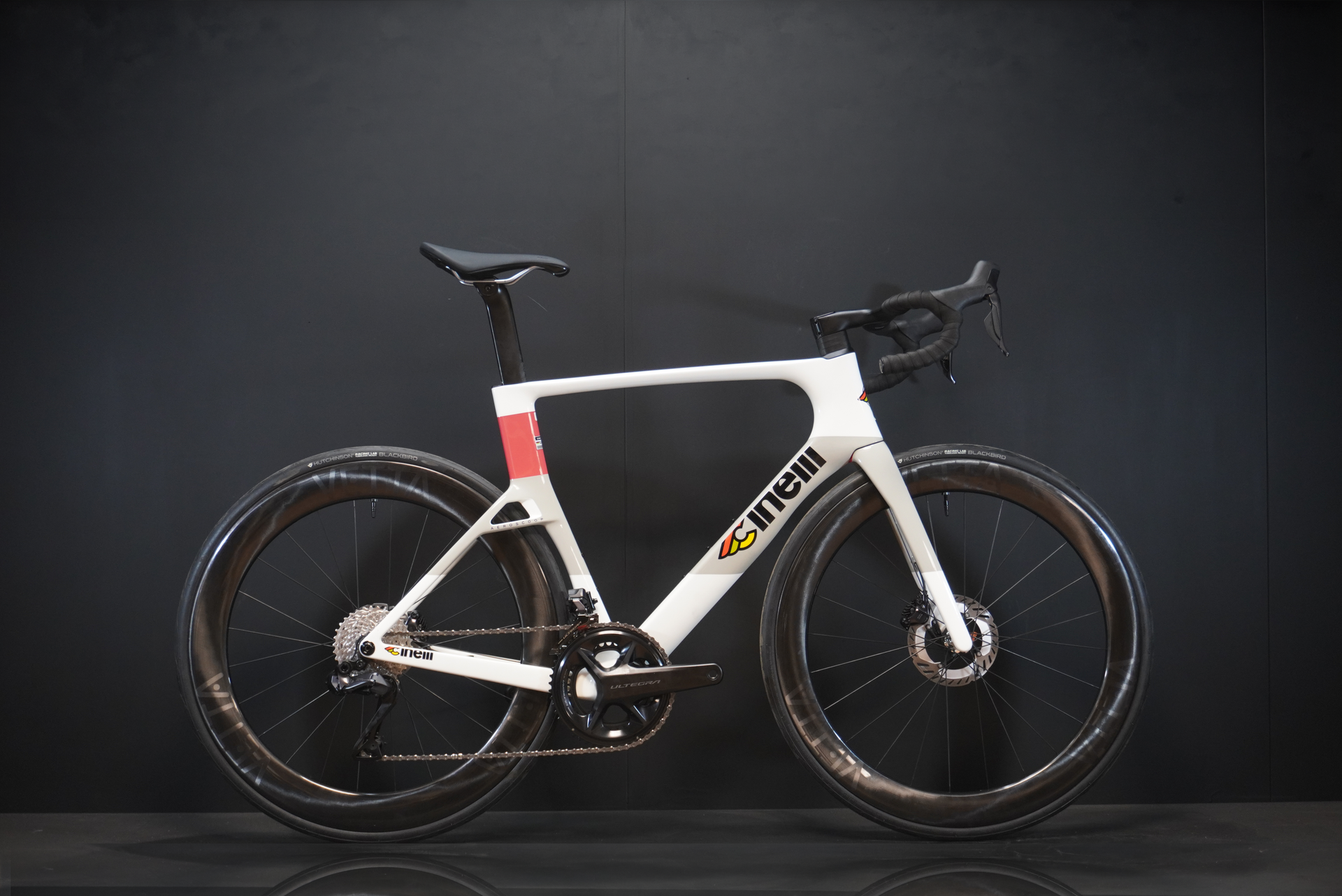 Cinelli Aeroscoop Ultegra Di2 Carbon Disc Road Bike 2026 - Large