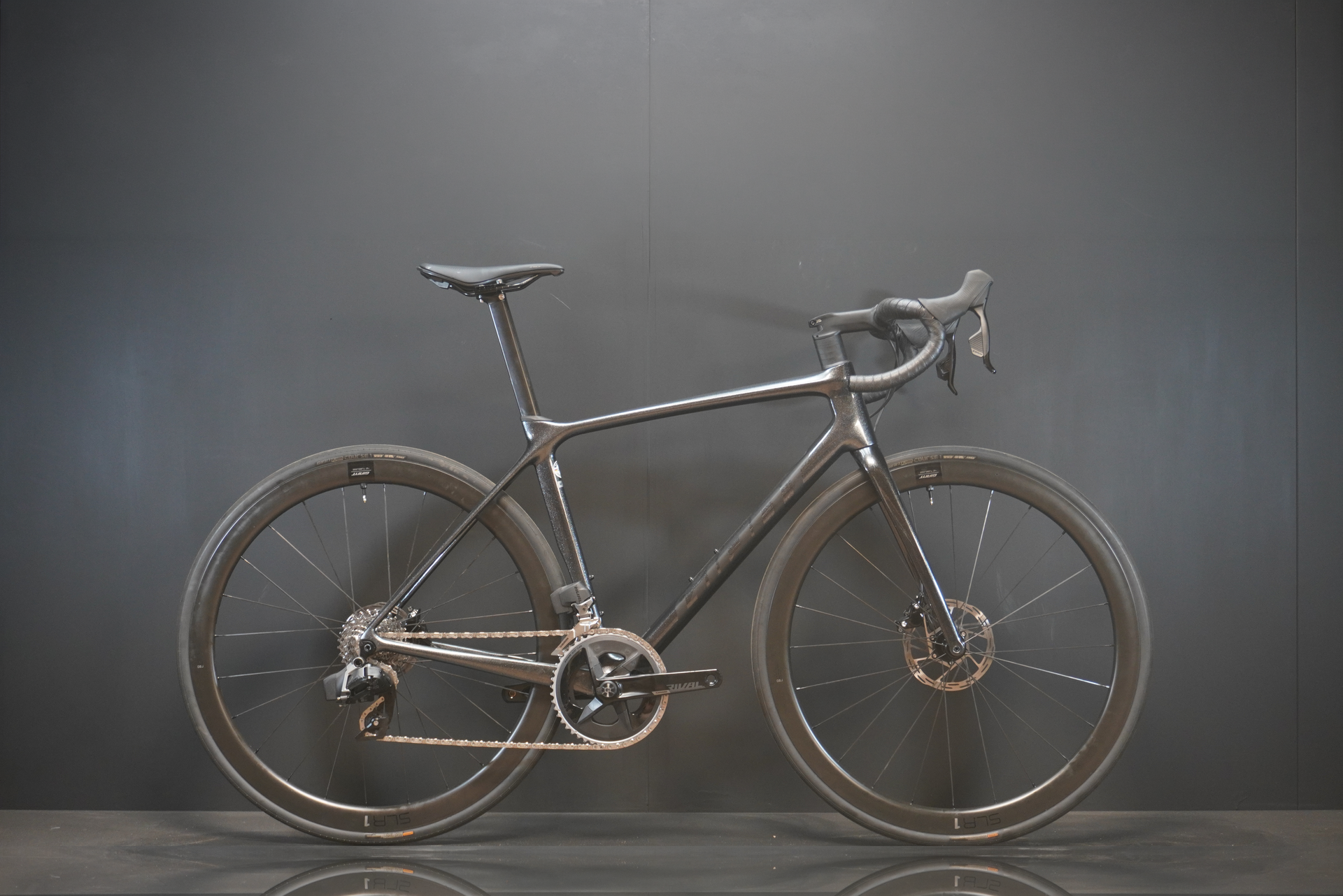 Giant TCR Advanced Pro 1 Rival AXS P/M Carbon Disc Road Bike 2024 - Medium