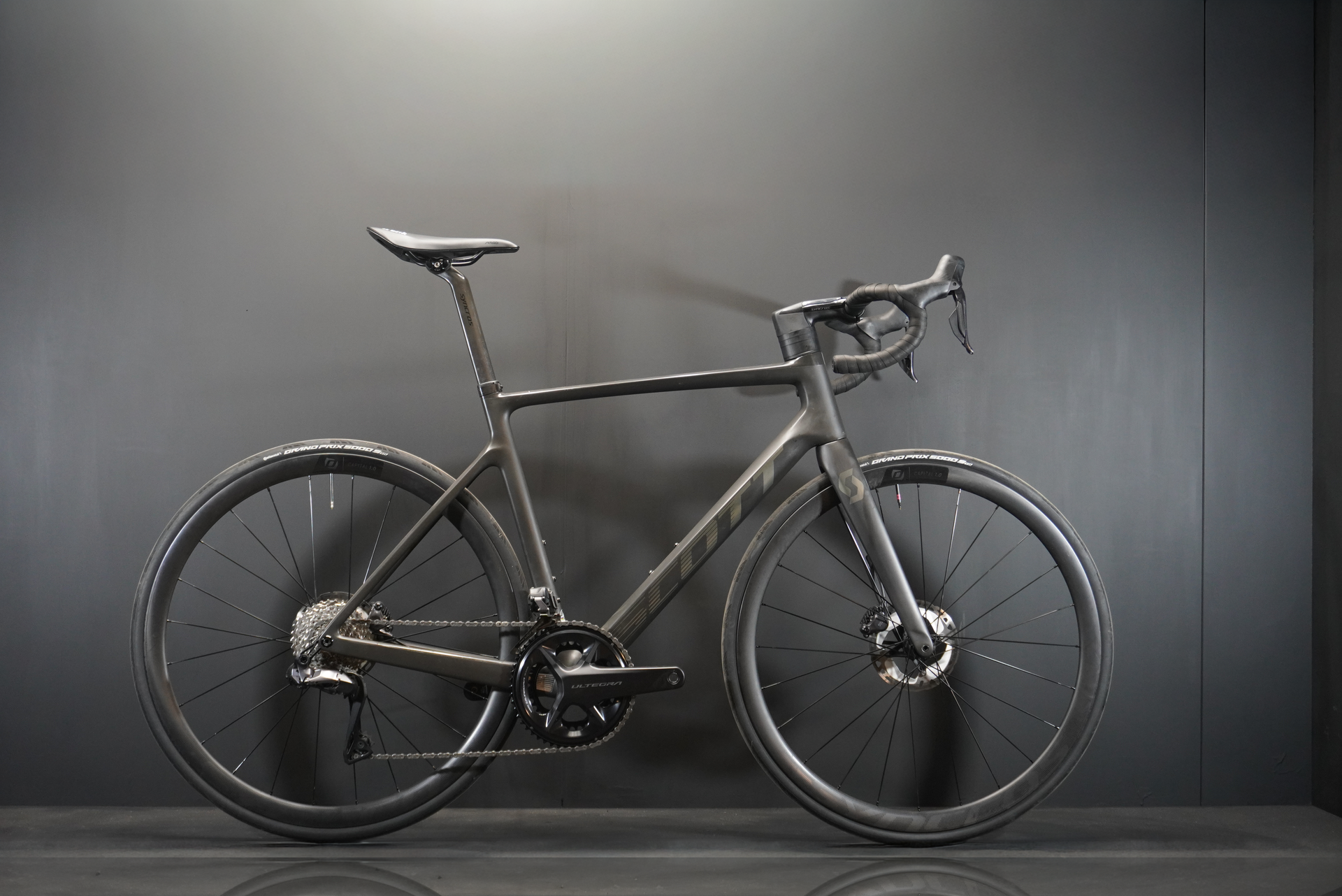 Scott Addict RC15 Di2 Carbon Disc Road Bike 2024 - 56cm