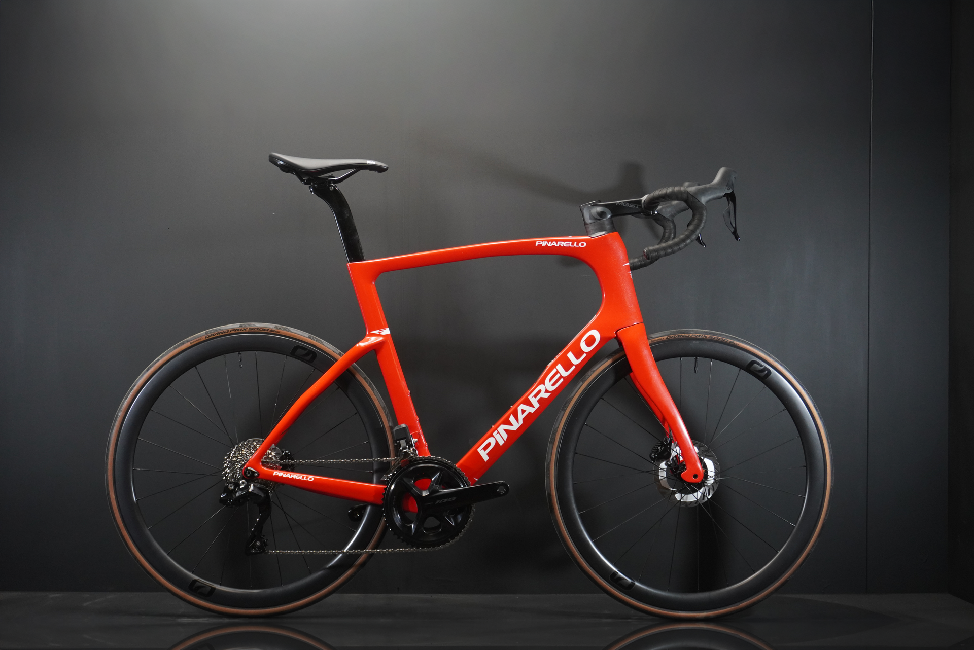 Pinarello F5 105 Di2 Carbon Disc Road Bike 2024 - 59.5cm