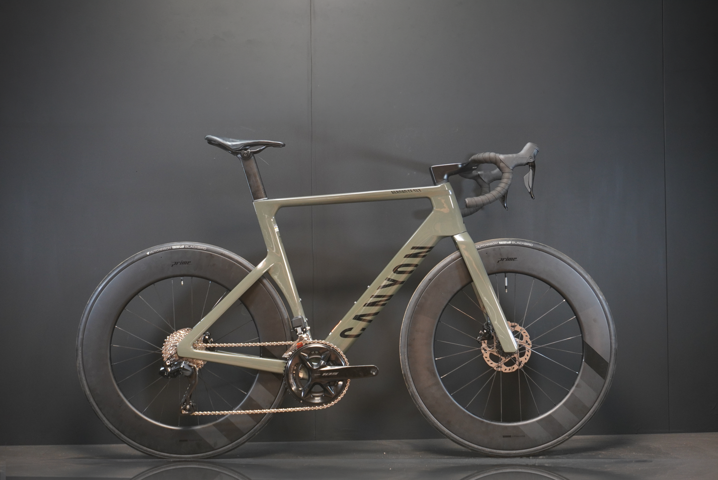 Canyon Aeroad CF SLX 7 105 Di2 Carbon Disc Road Bike 2025 - Large