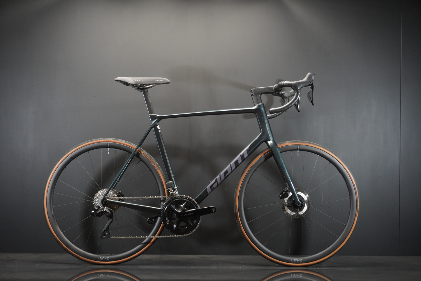Giant TCR Advanced 1 105 Di2 Carbon Disc Road Bike 2024 - XL - Upgraded