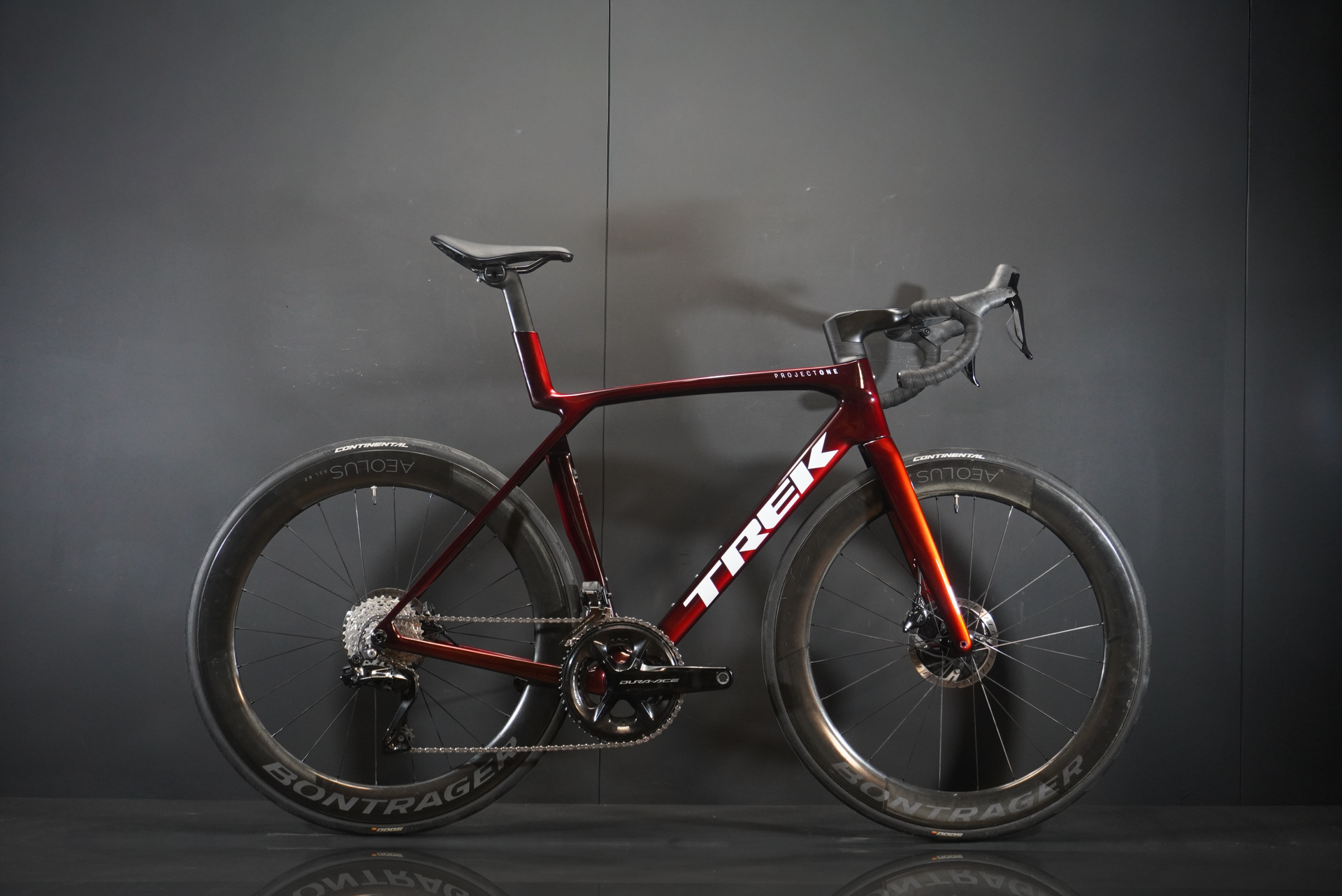 Trek Madone SLR 9 Gen 8 Carbon Disc Road Bike 2025 - M/L