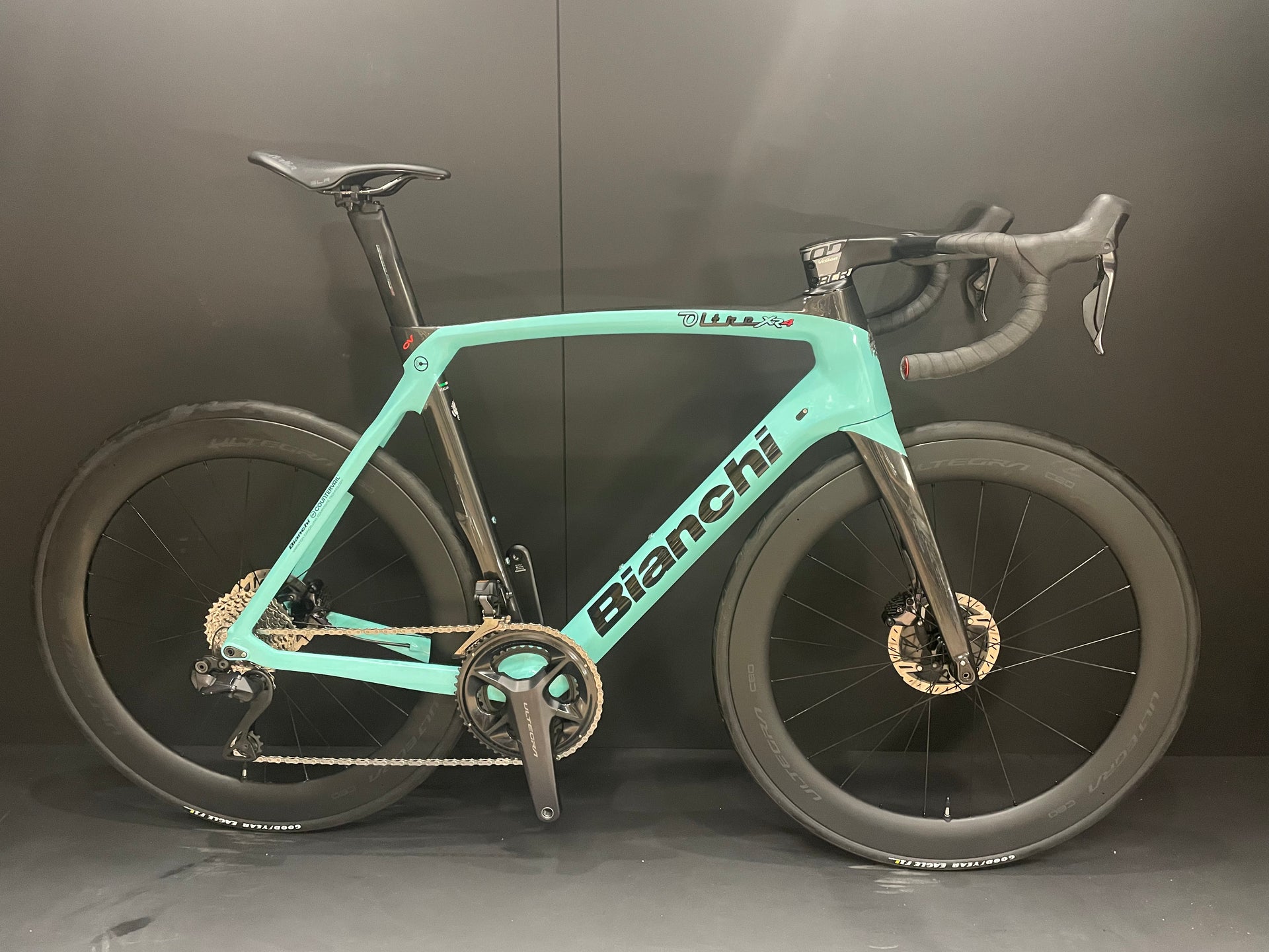 Bianchi Oltre CV XR4 Di2 Carbon Disc Road Bike 2021 - 50cm