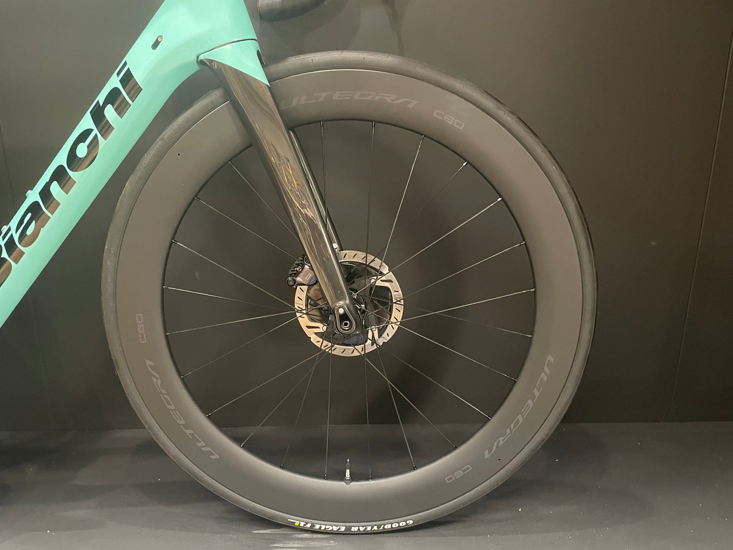 Bianchi Oltre CV XR4 Di2 Carbon Disc Road Bike 2021 - 50cm