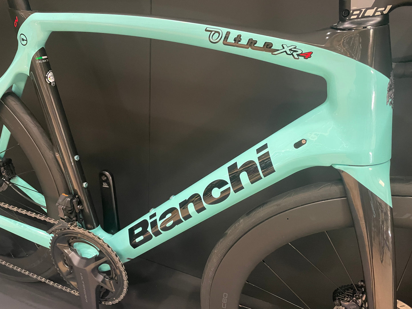 Bianchi Oltre CV XR4 Di2 Carbon Disc Road Bike 2021 - 50cm