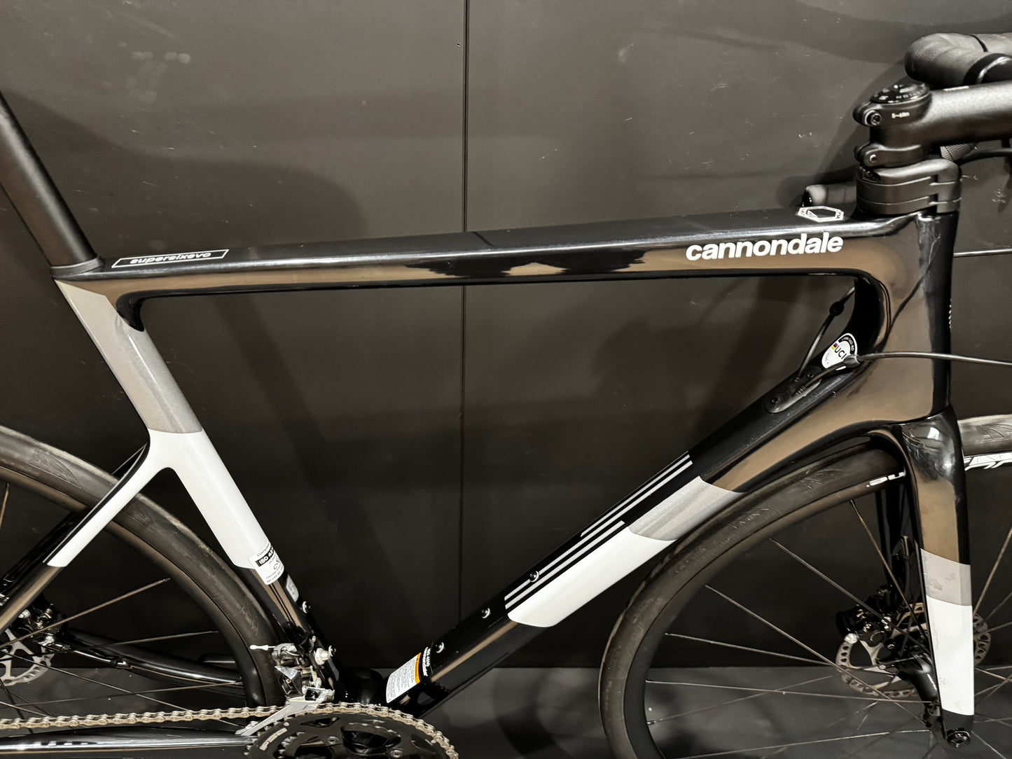 Cannondale Supersix EVO 105 Carbon Disc Road Bike 2022 - 56cm