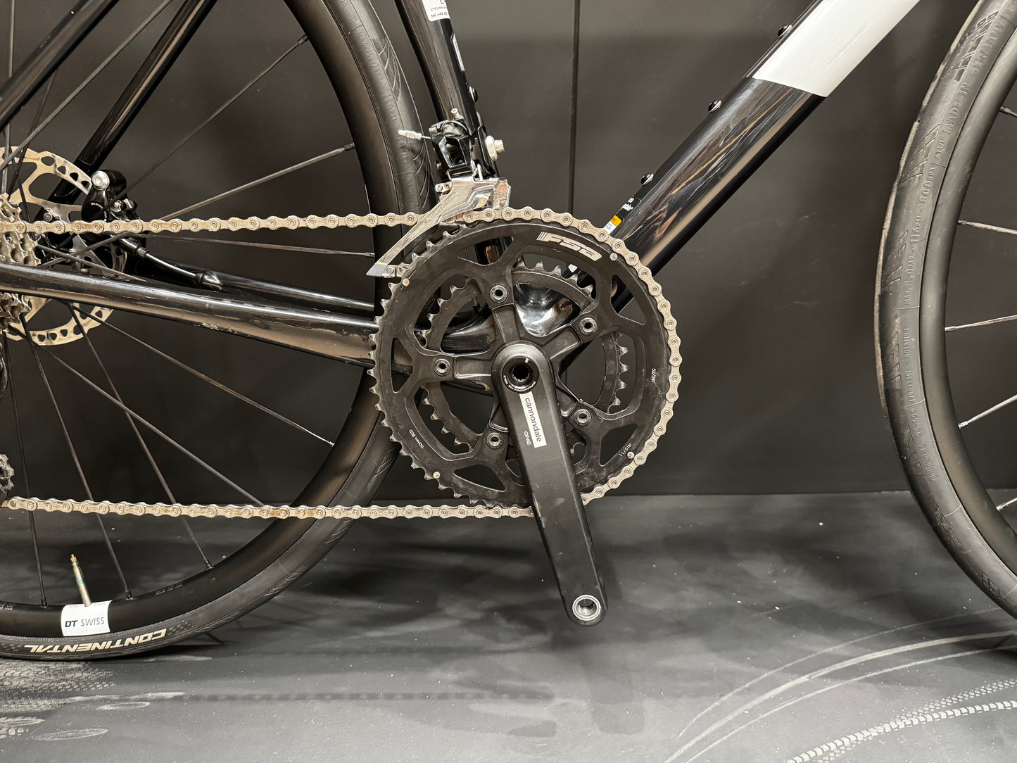 Cannondale Supersix EVO 105 Carbon Disc Road Bike 2022 - 56cm