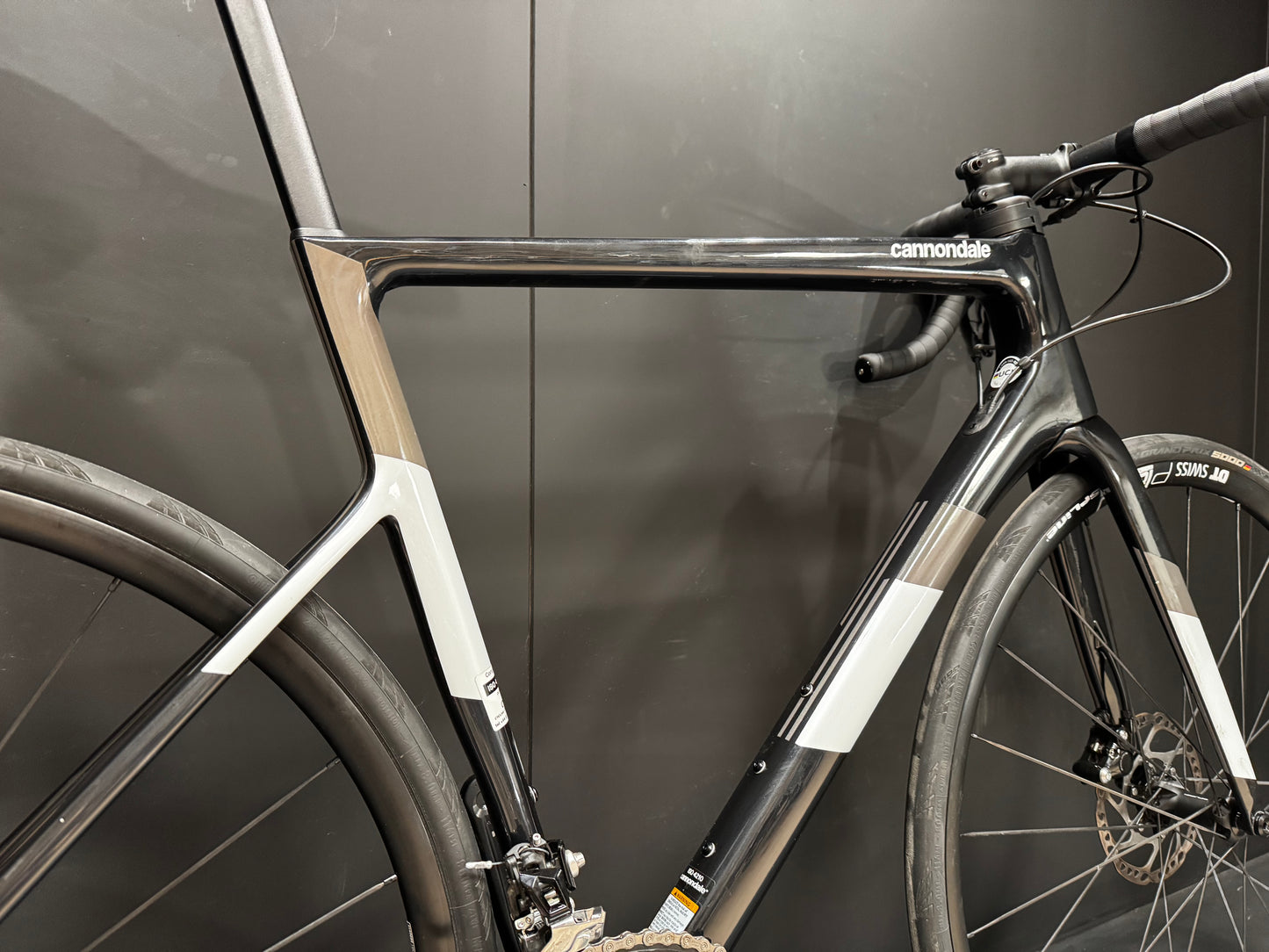 Cannondale Supersix EVO 105 Carbon Disc Road Bike 2022 - 56cm