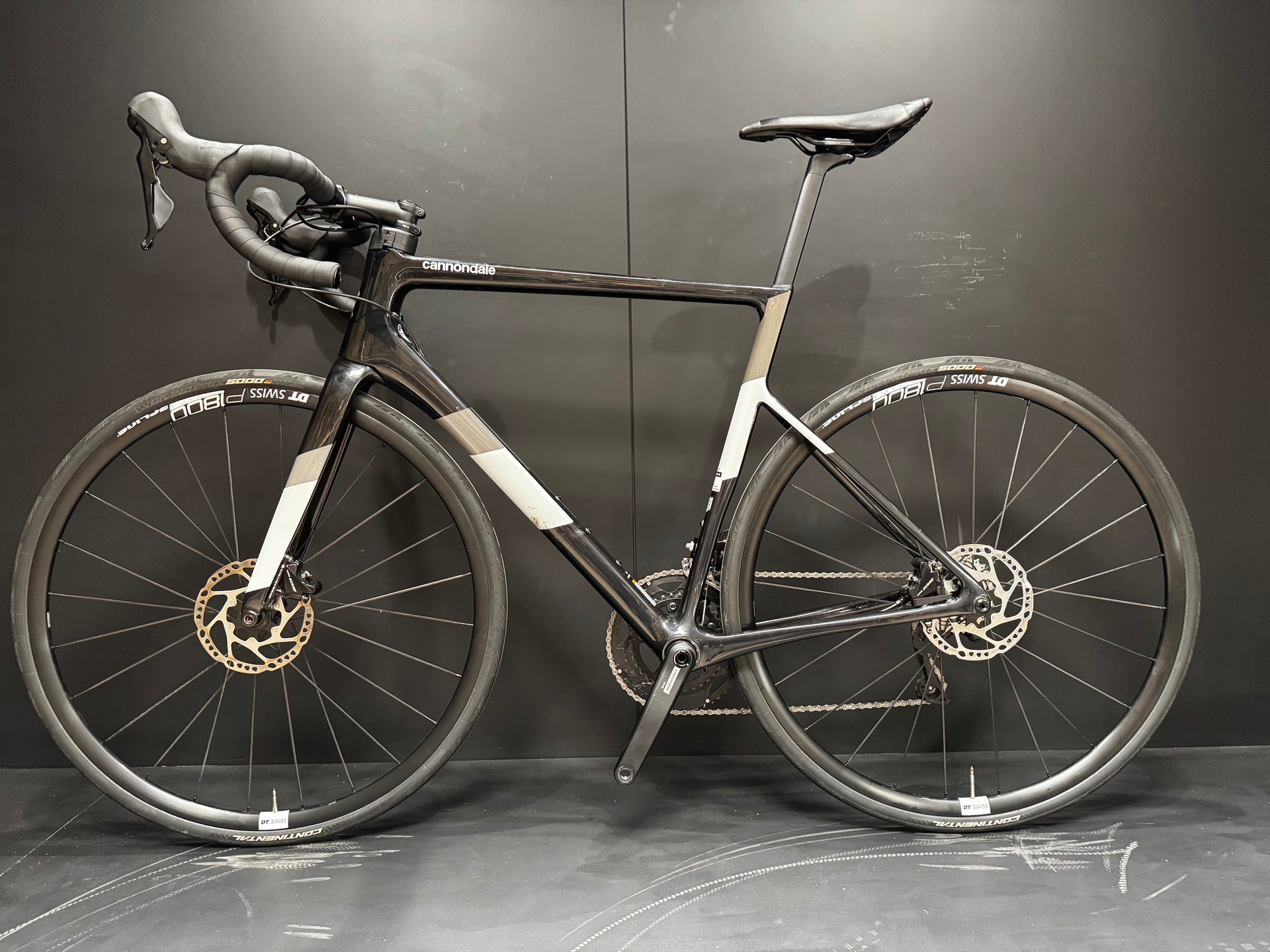 Cannondale Supersix EVO 105 Carbon Disc Road Bike 2022 - 56cm