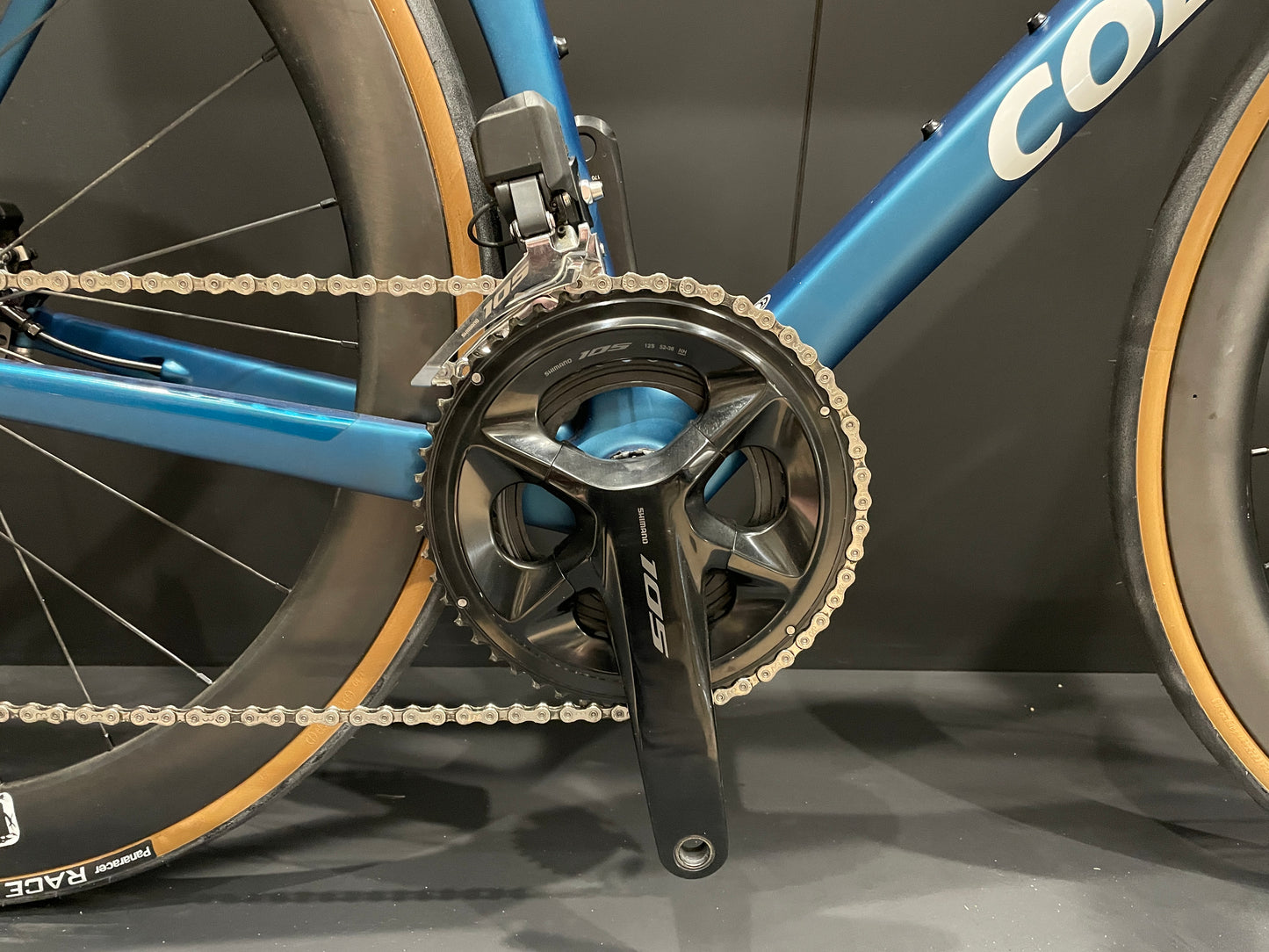 Colnago V3 105 Di2 12 Speed Carbon Disc Road Bike 2023 - 54s