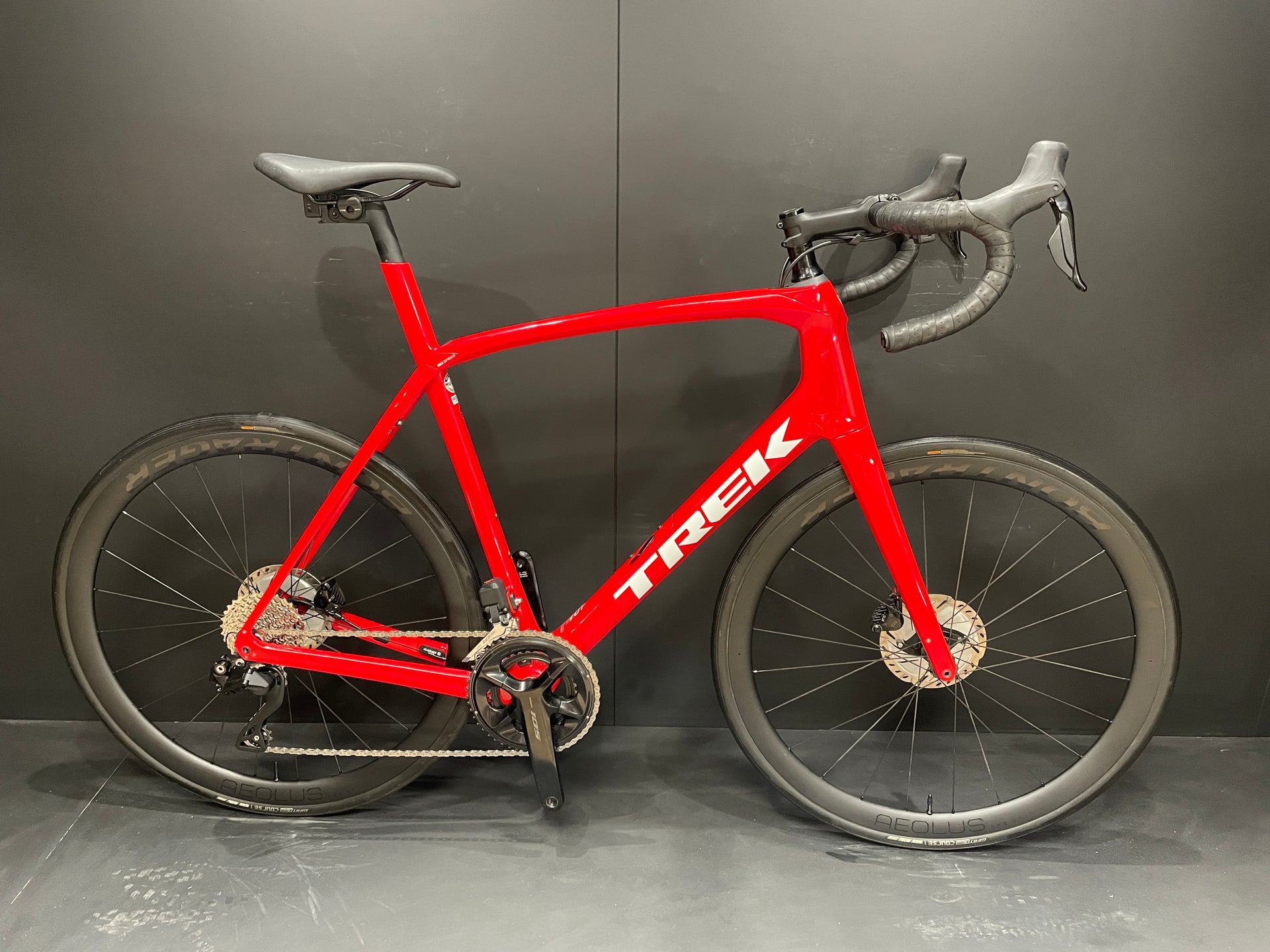 Trek Domane SL6 105 Di2 Carbon Disc Road Bike 2021 - 60cm - Upgraded!