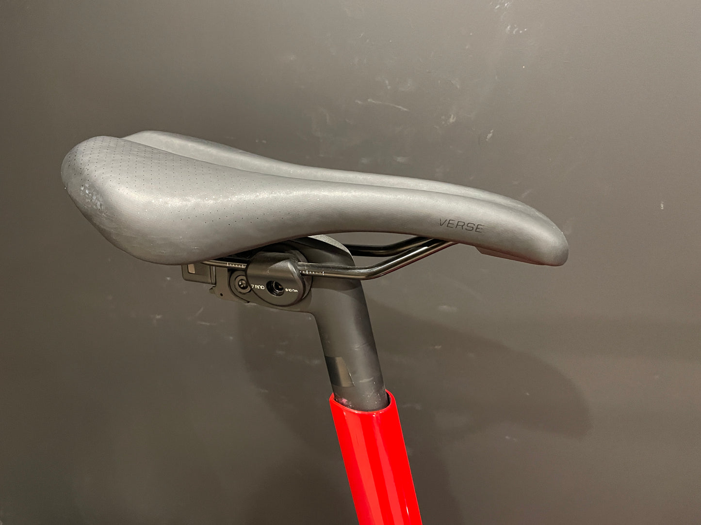 Trek Domane SL6 105 Di2 Carbon Disc Road Bike 2021 - 60cm - Upgraded!