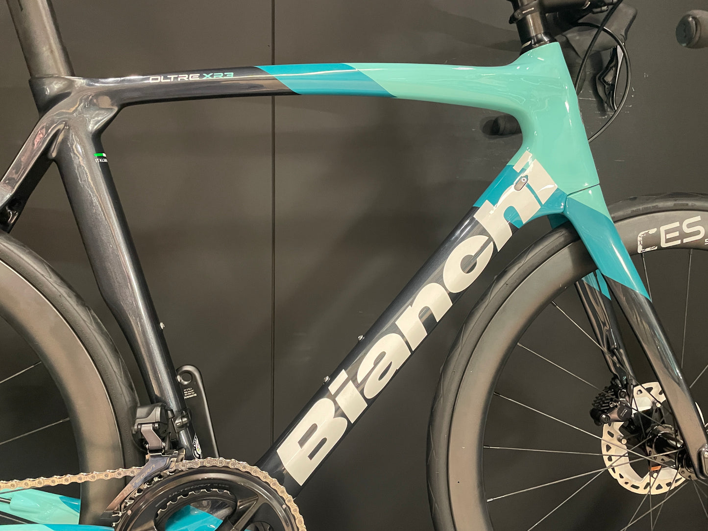Bianchi Oltre XR3 CV Di2 Carbon Disc Road Bike 2024 - 59cm