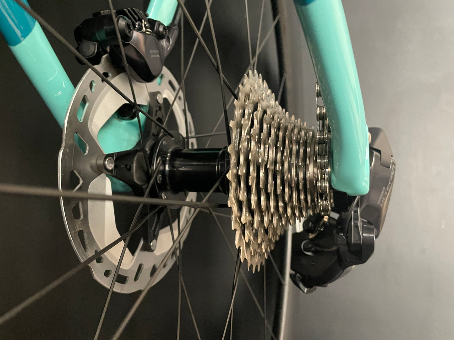 Bianchi Oltre XR3 CV Di2 Carbon Disc Road Bike 2024 - 59cm