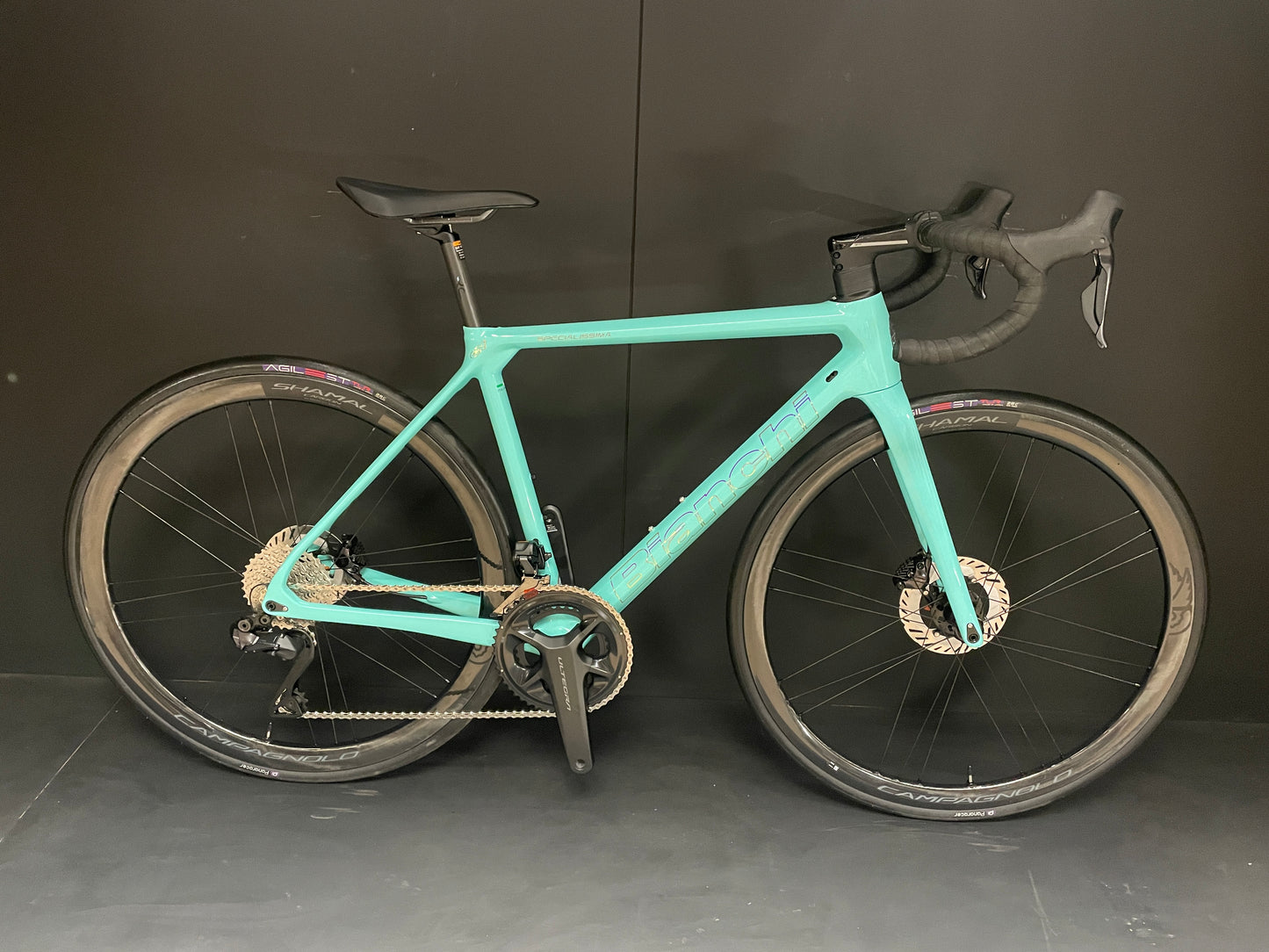 AS NEW Bianchi Specialissima CV Di2 Carbon Disc Road Bike 2022 - 53cm