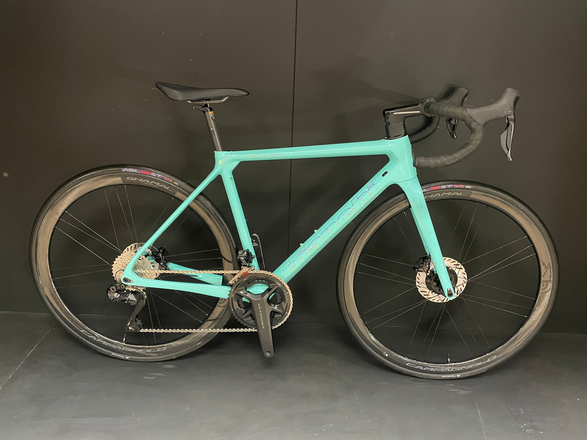 AS NEW Bianchi Specialissima CV Di2 Carbon Disc Road Bike 2022 - 53cm