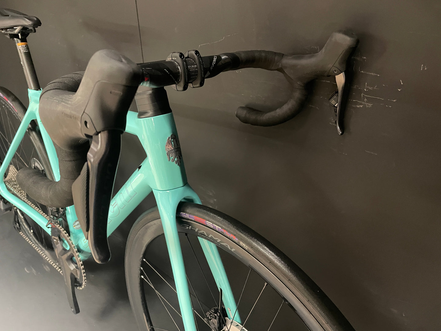 AS NEW Bianchi Specialissima CV Di2 Carbon Disc Road Bike 2022 - 53cm
