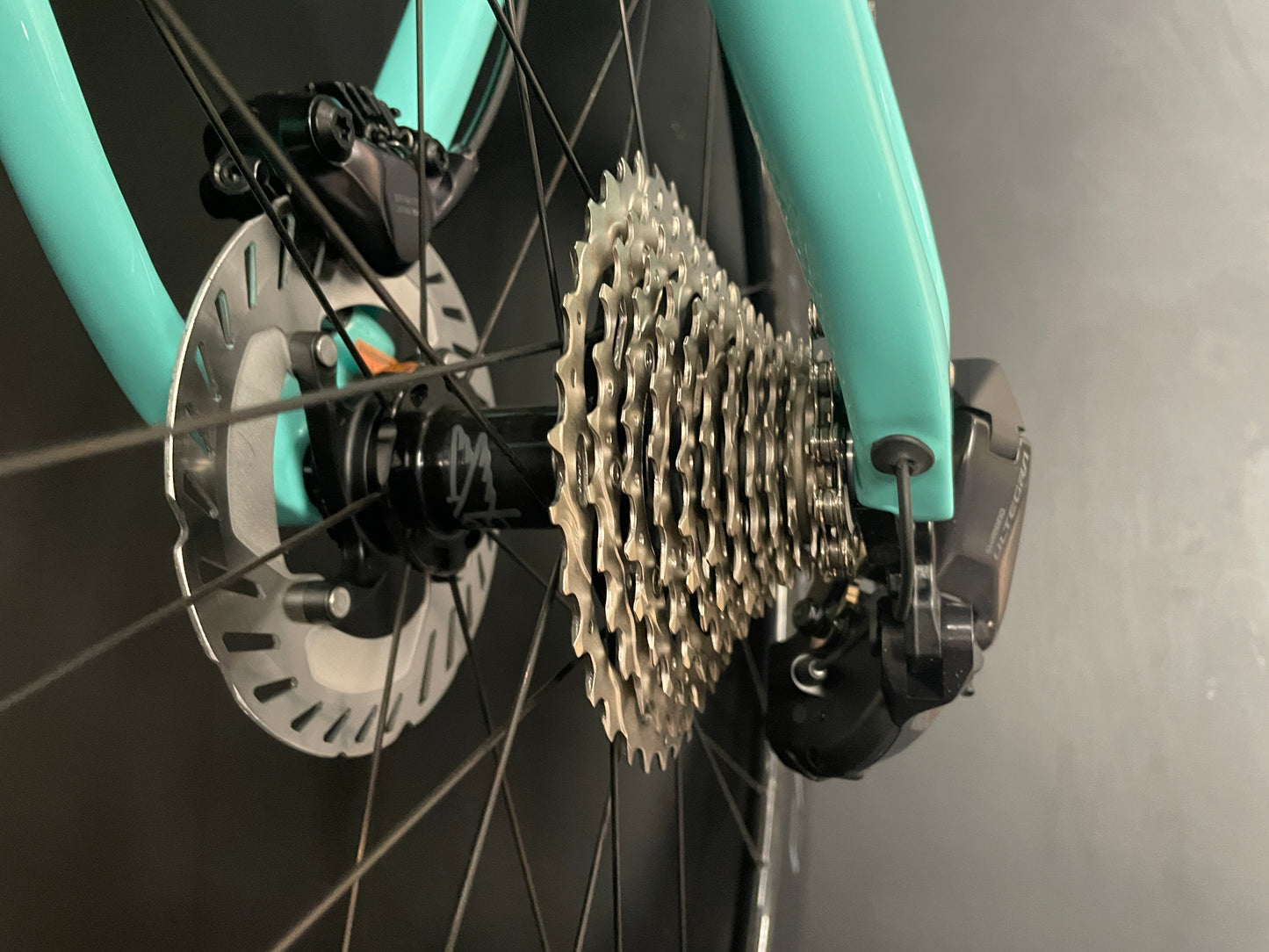 AS NEW Bianchi Specialissima CV Di2 Carbon Disc Road Bike 2022 - 53cm
