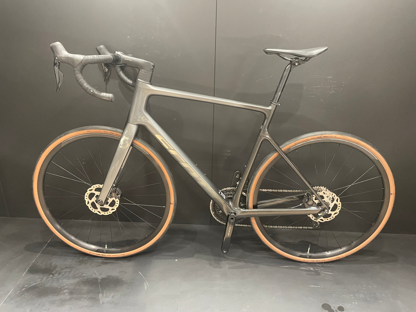 Scott Addict 20 105 Di2 Carbon Disc Road Bike 2024 - XL