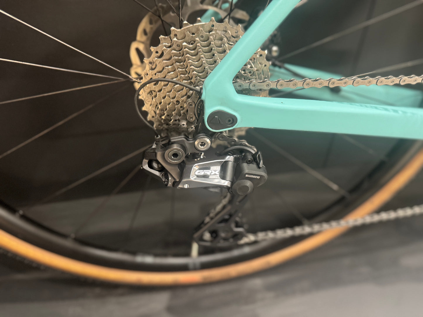 Canyon Grail CF SLX 8 GRX Di2 Carbon Disc Gravel Bike 2022 - Medium